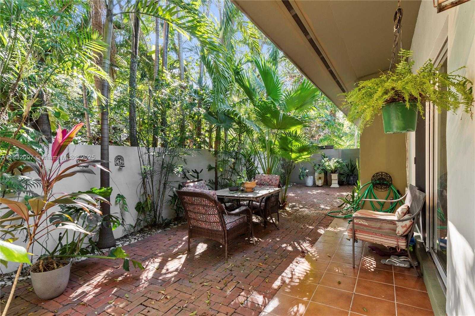 Small Image of 2900 WHITEHEAD ST #A, Miami Number 16