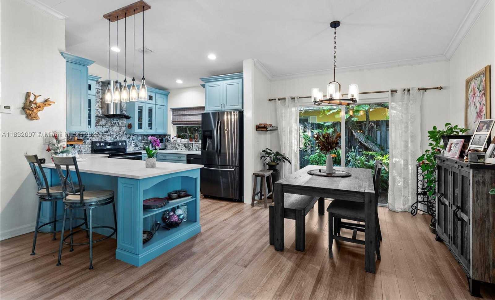 Small Image of 2900 WHITEHEAD ST #A, Miami Number 3
