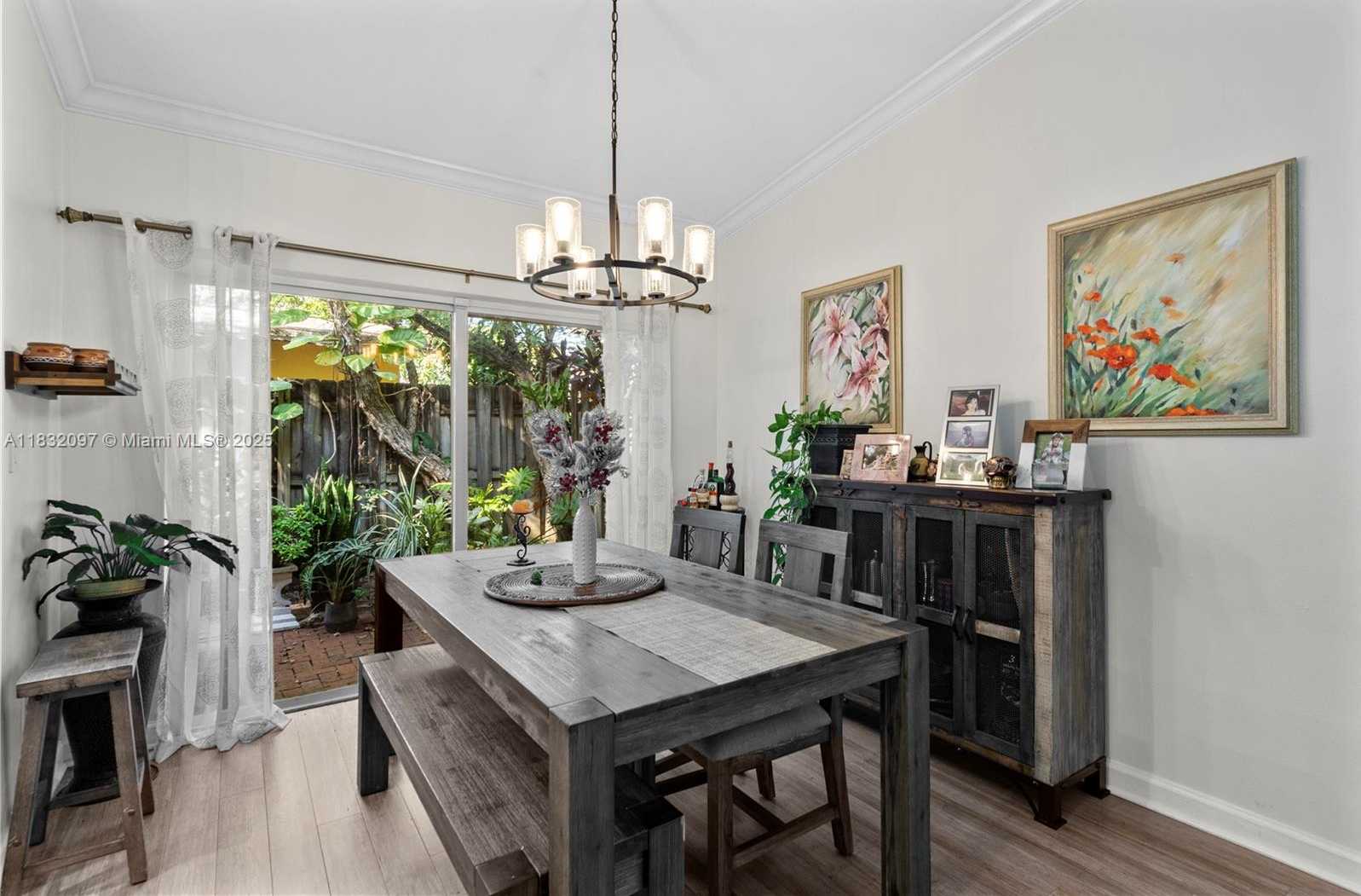 Small Image of 2900 WHITEHEAD ST #A, Miami Number 4