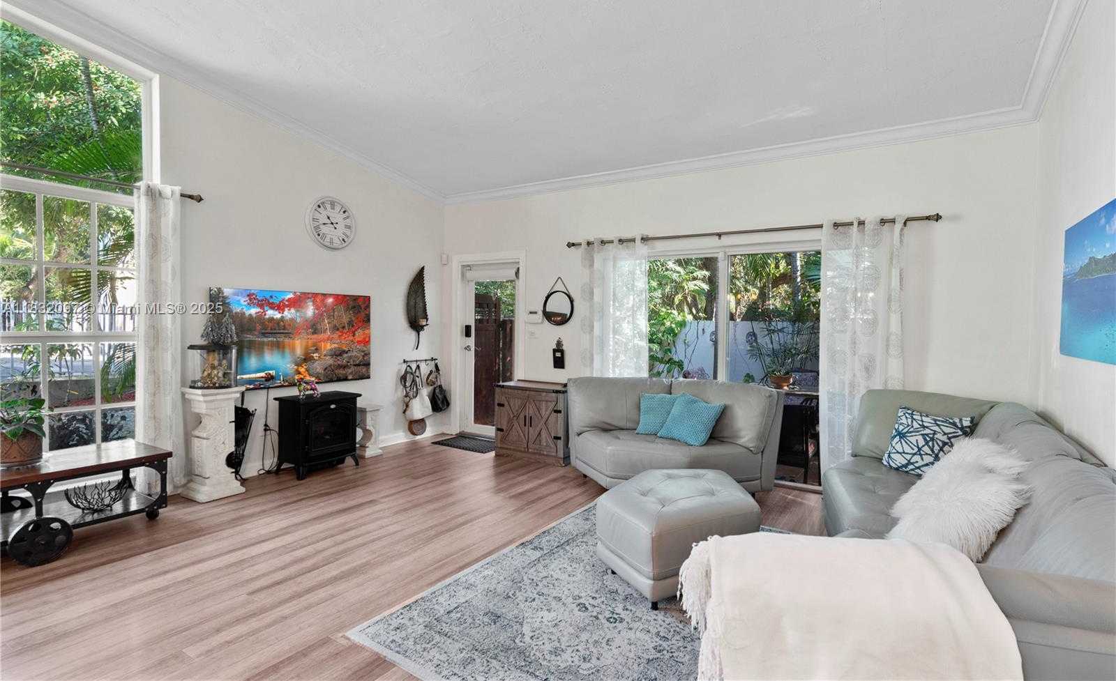 Small Image of 2900 WHITEHEAD ST #A, Miami Number 5
