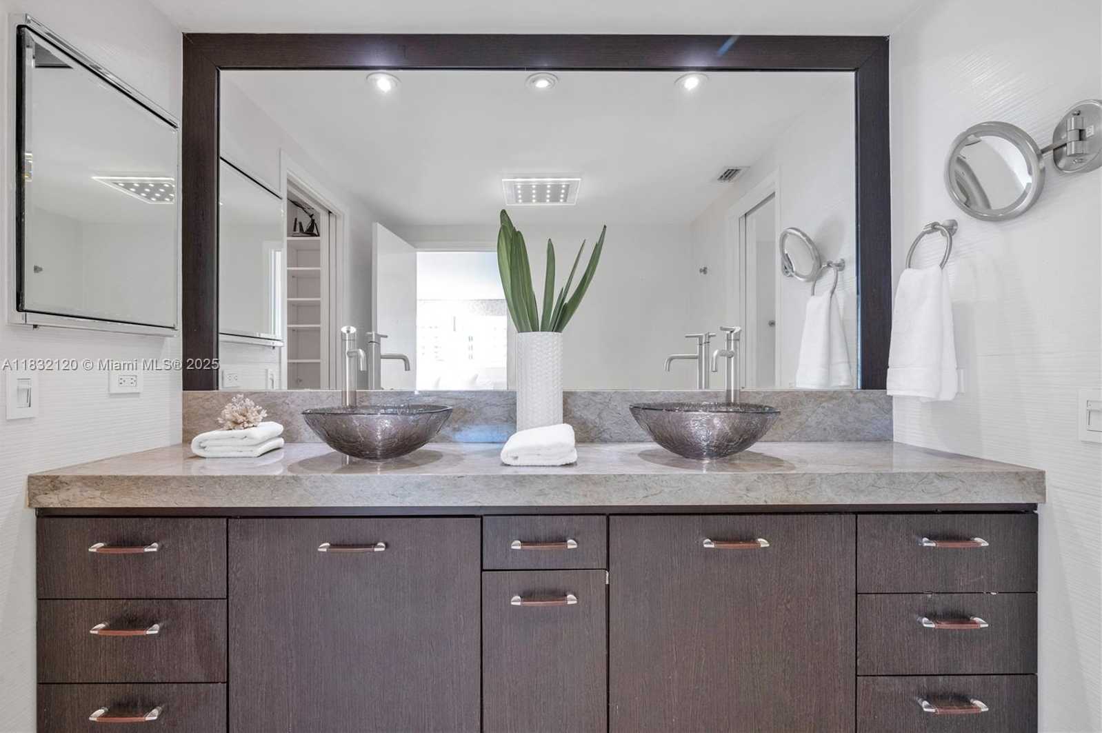 Small Image of 615 OCEAN DR #6A, Key Biscayne Number 14