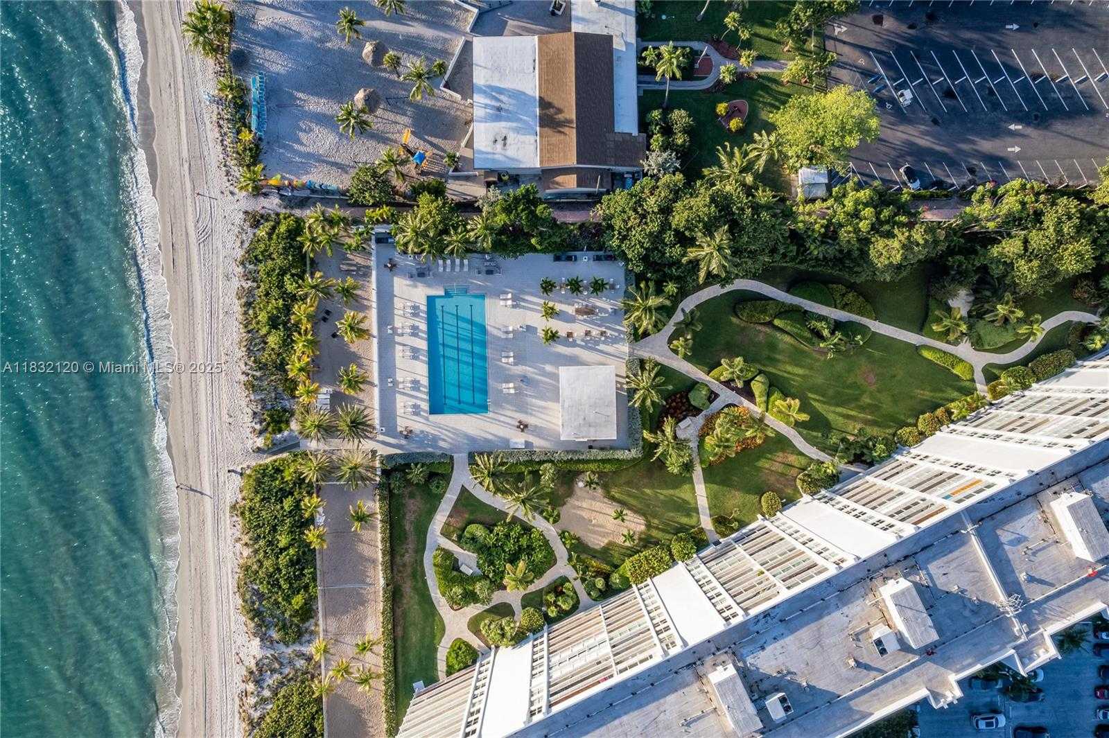 Small Image of 615 OCEAN DR #6A, Key Biscayne Number 2