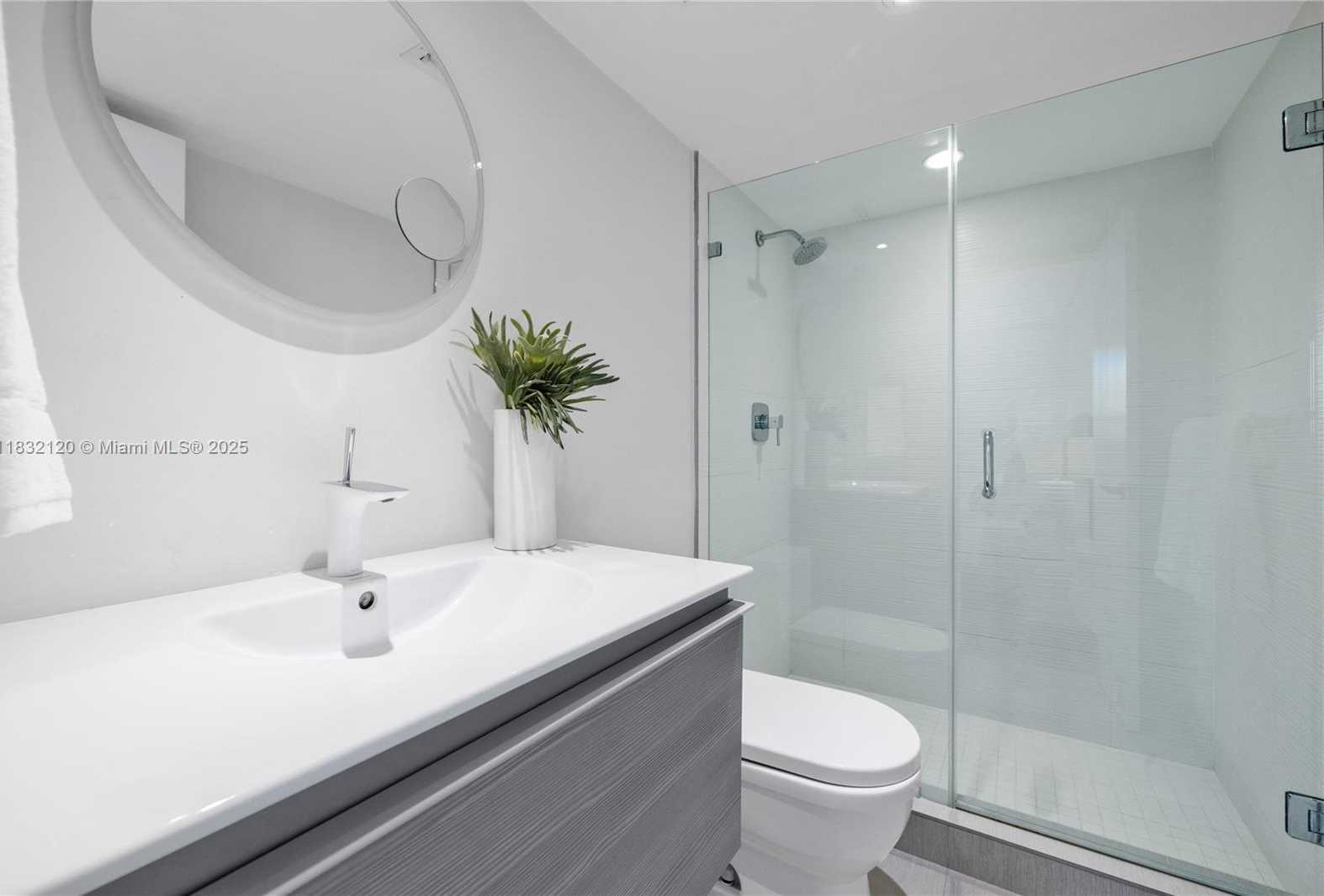 Small Image of 615 OCEAN DR #6A, Key Biscayne Number 23
