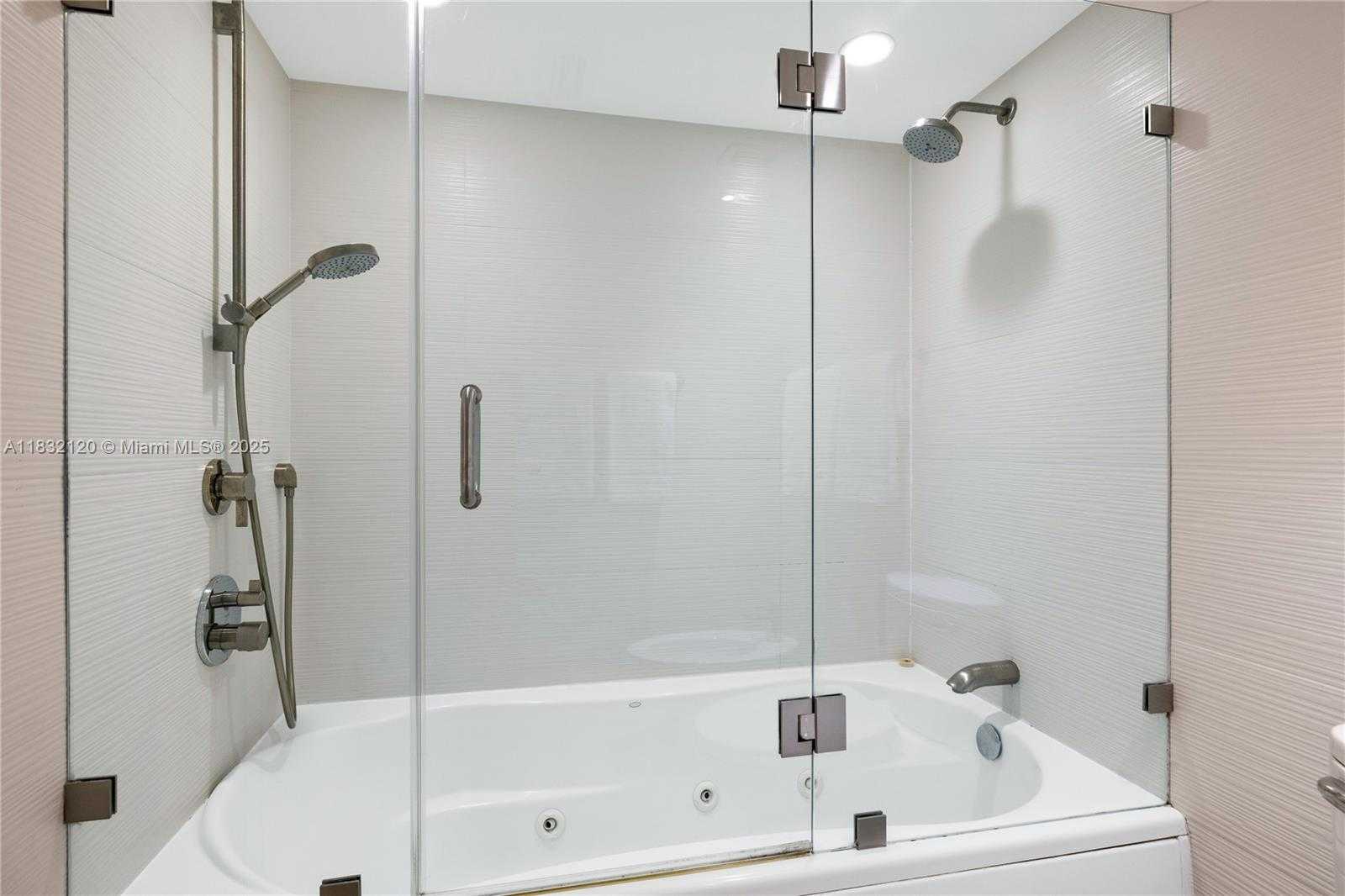 Small Image of 615 OCEAN DR #6A, Key Biscayne Number 25