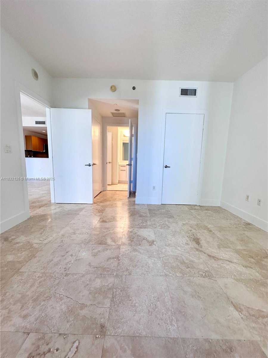 Small Image of 1060 BRICKELL AVE #1815, Miami Number 10