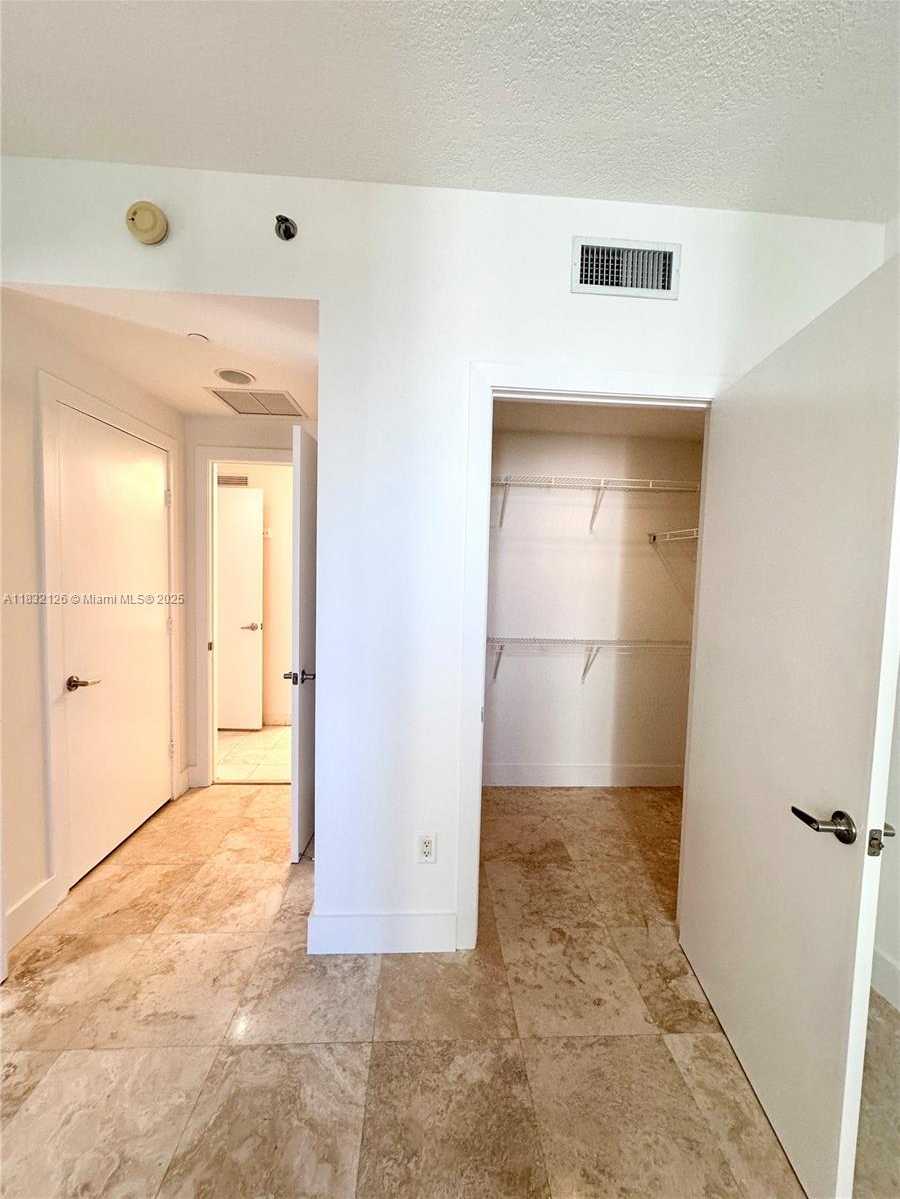 Small Image of 1060 BRICKELL AVE #1815, Miami Number 11