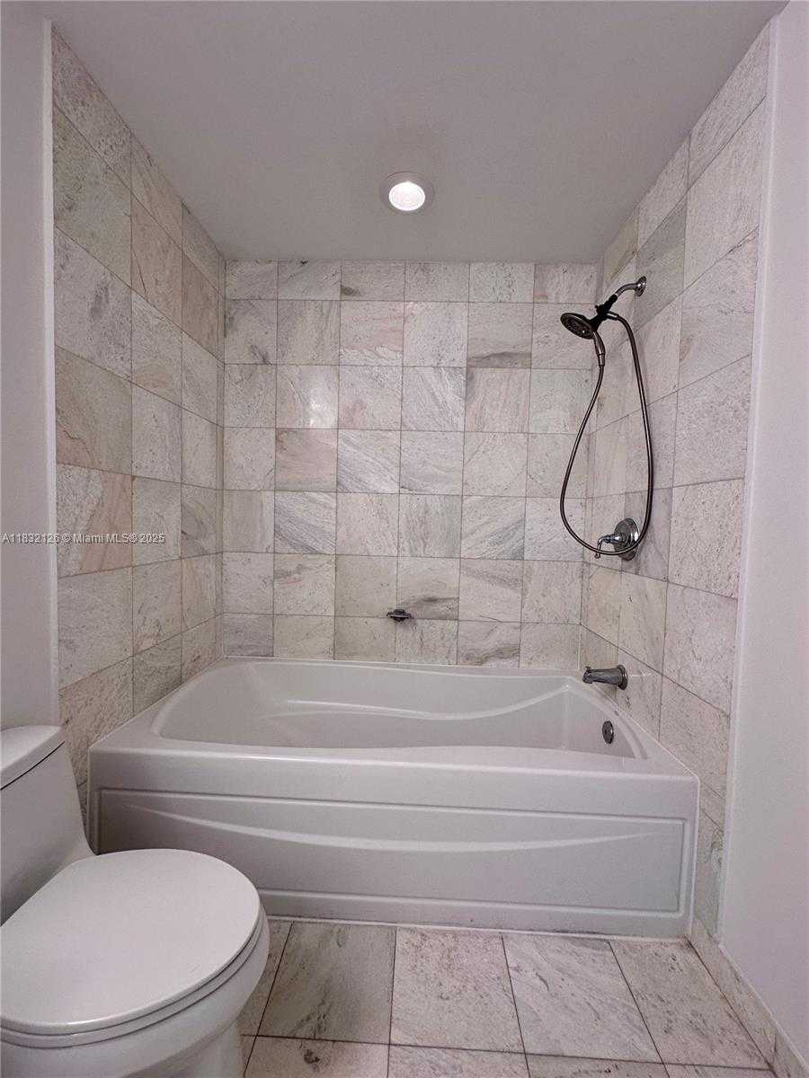 Small Image of 1060 BRICKELL AVE #1815, Miami Number 15