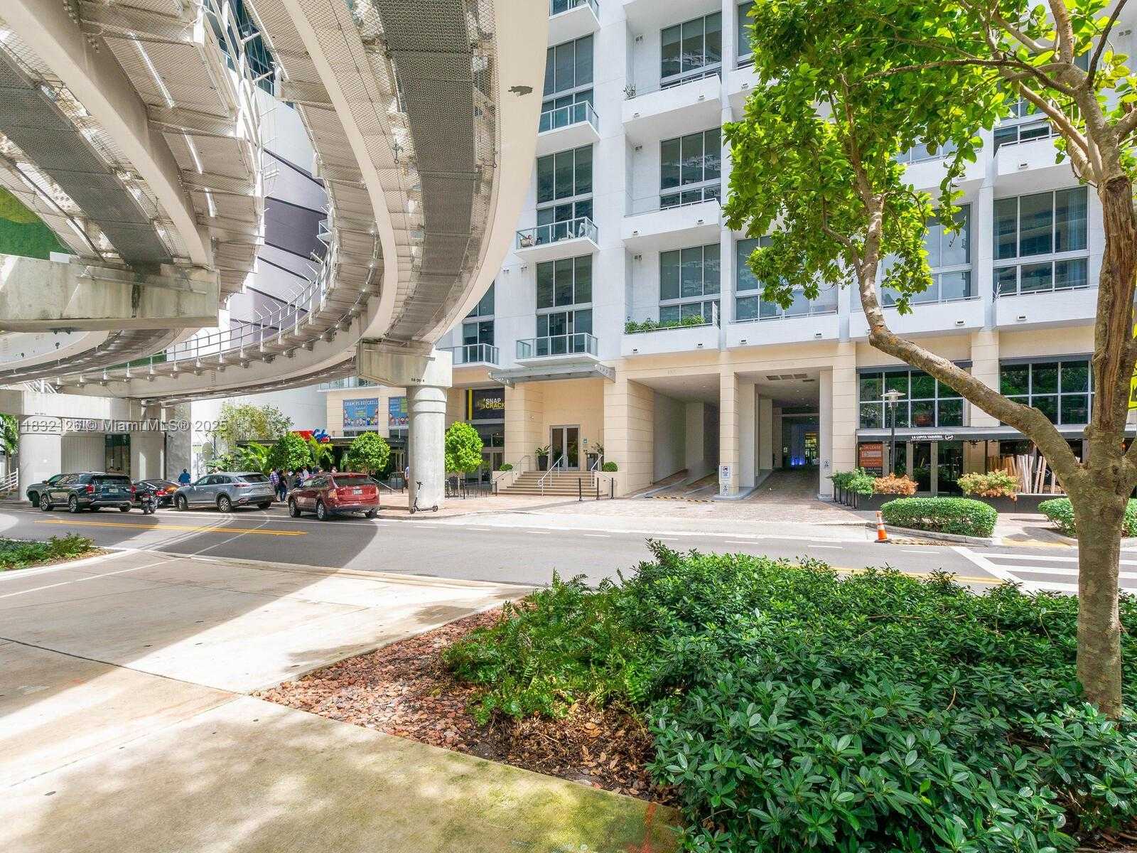 Small Image of 1060 BRICKELL AVE #1815, Miami Number 27