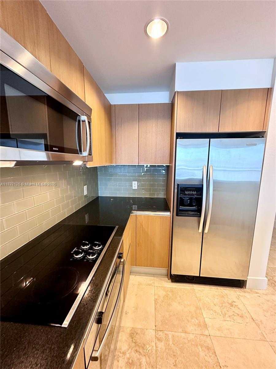 Small Image of 1060 BRICKELL AVE #1815, Miami Number 3