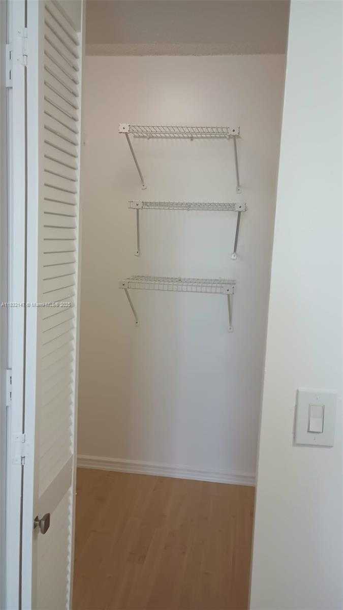Small Image of 3731 NORTH COUNTRY CLUB DR #321, Aventura Number 11