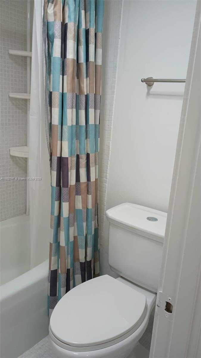 Small Image of 3731 NORTH COUNTRY CLUB DR #321, Aventura Number 15