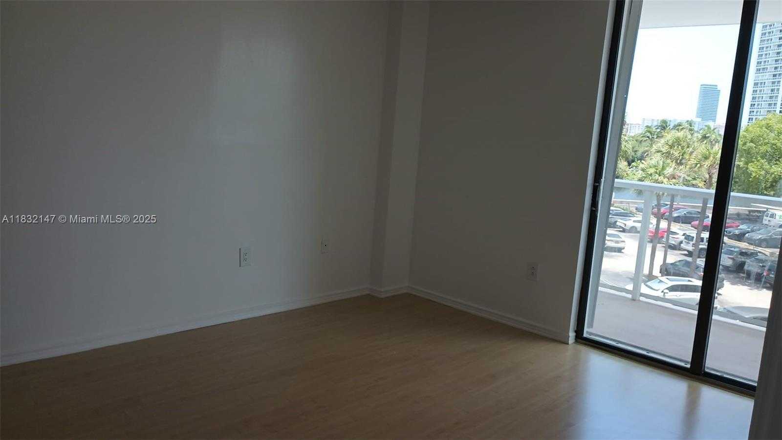 Small Image of 3731 NORTH COUNTRY CLUB DR #321, Aventura Number 18
