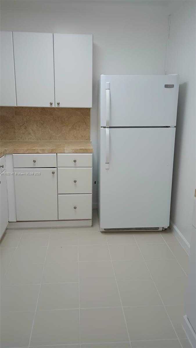 Small Image of 3731 NORTH COUNTRY CLUB DR #321, Aventura Number 3