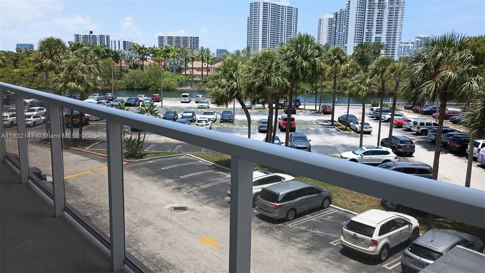 Small Image of 3731 NORTH COUNTRY CLUB DR #321, Aventura Number 6