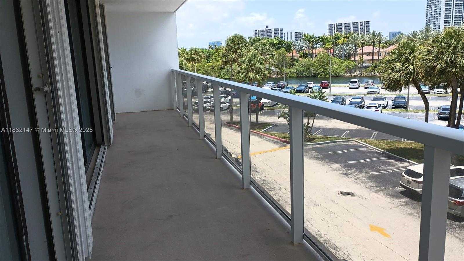 Small Image of 3731 NORTH COUNTRY CLUB DR #321, Aventura Number 7