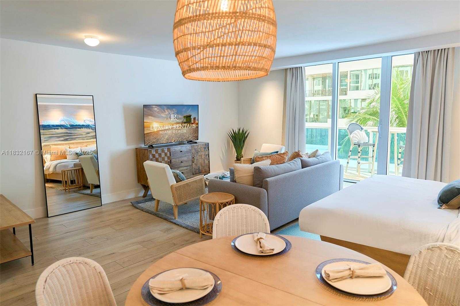 Small Image of 2301 COLLINS AVE #329, Miami Beach Number 2