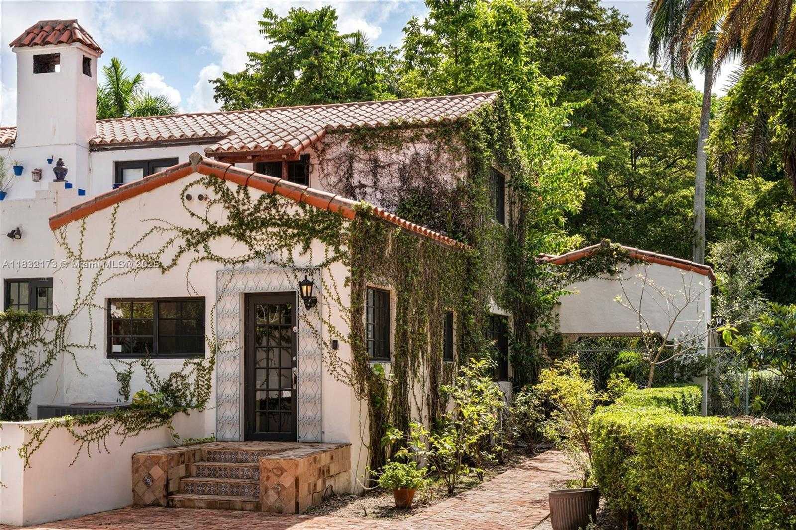 Small Image of 1624 GRANADA BLVD, Coral Gables Number 15