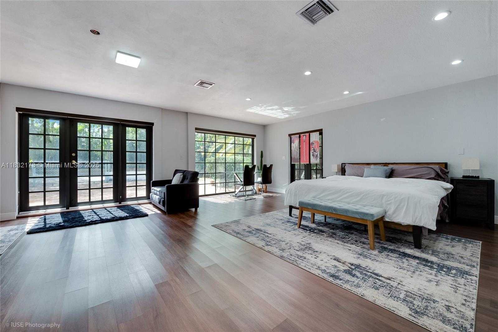 Small Image of 1624 GRANADA BLVD, Coral Gables Number 2