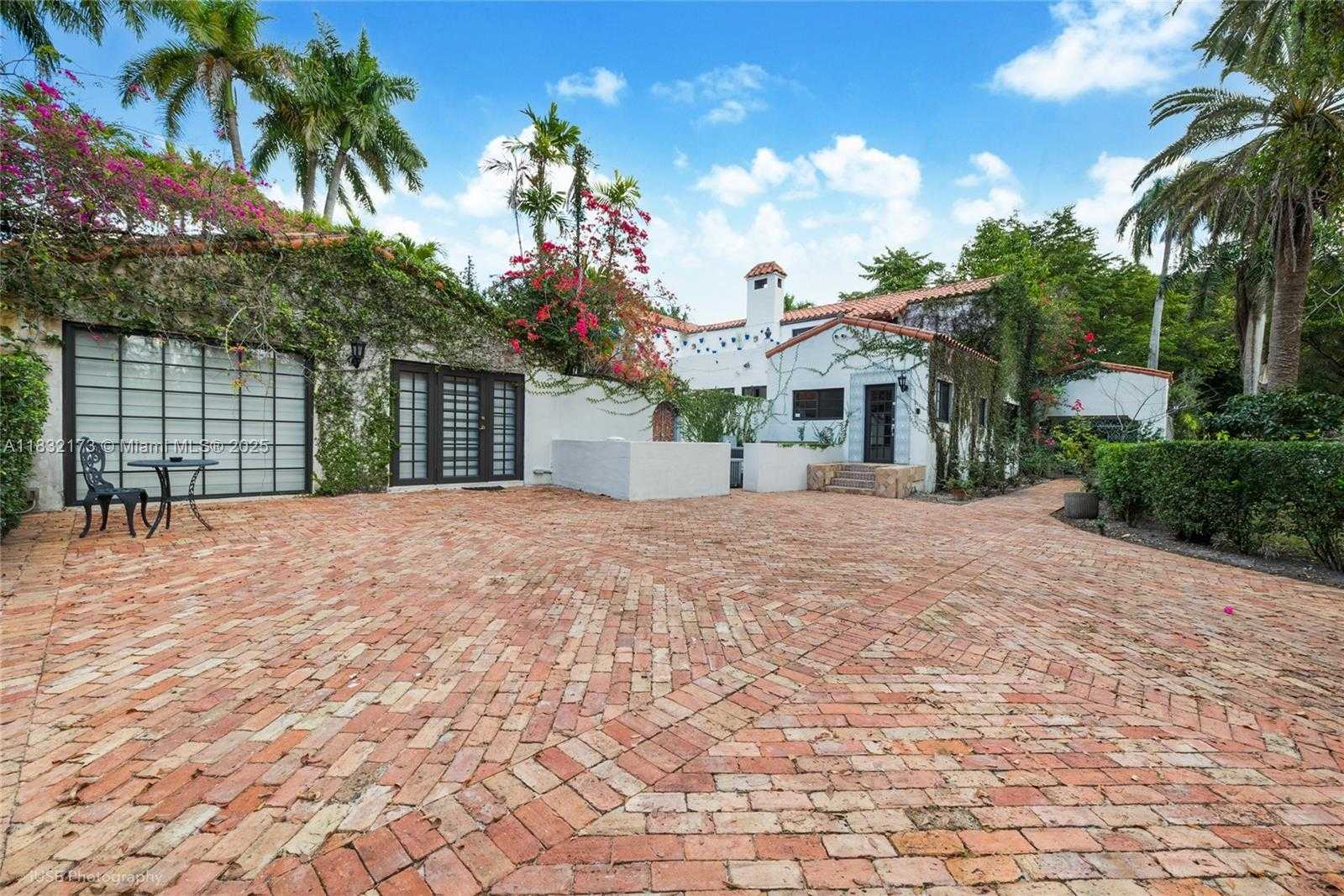 Small Image of 1624 GRANADA BLVD, Coral Gables Number 30
