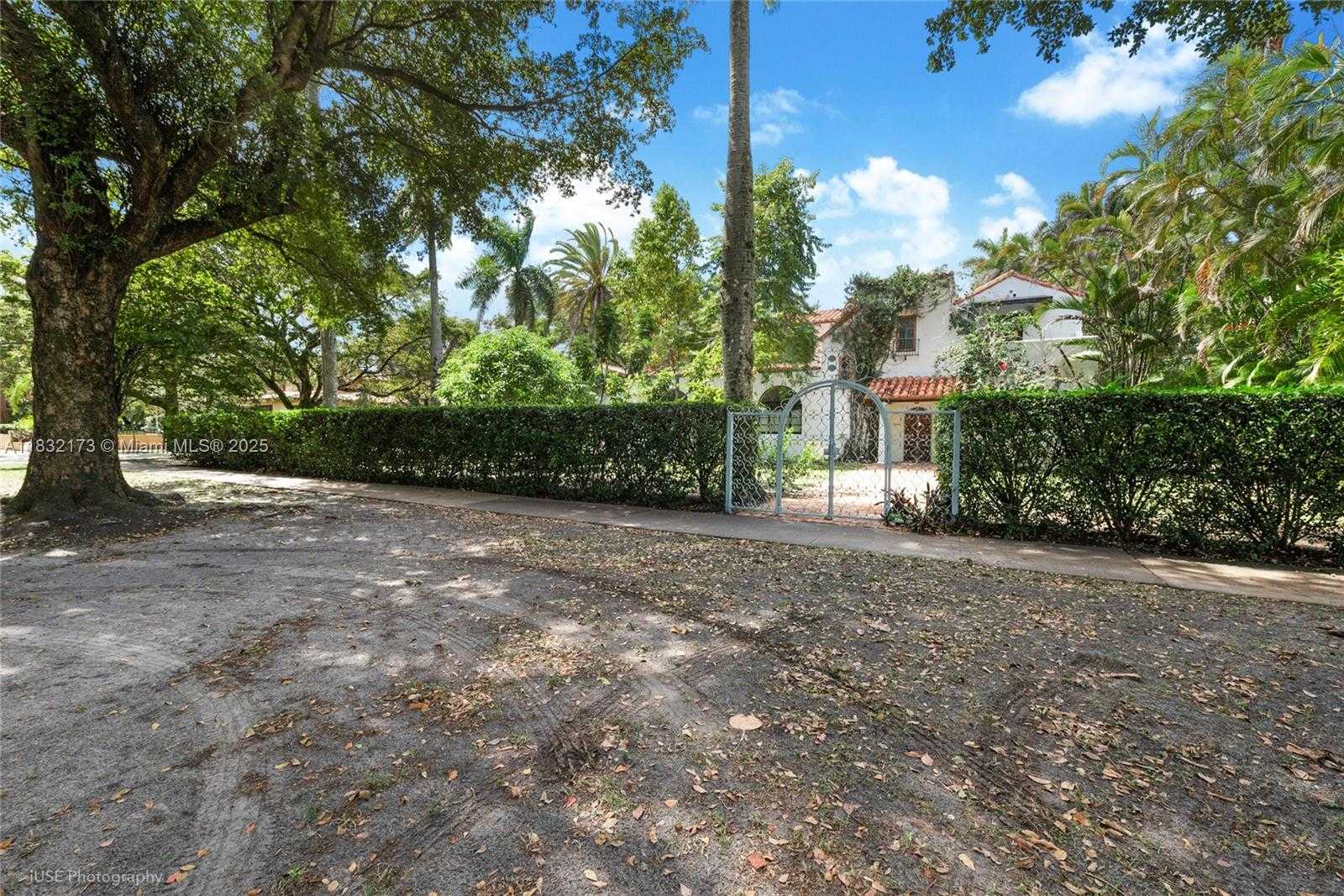 Small Image of 1624 GRANADA BLVD, Coral Gables Number 33