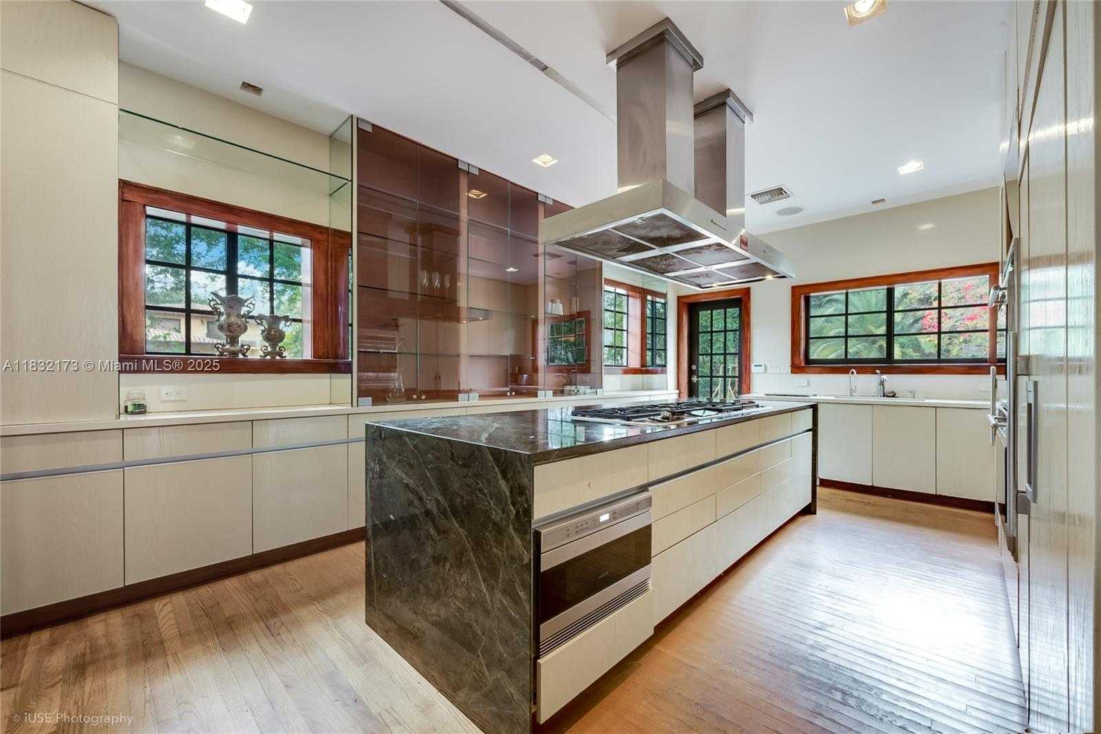Small Image of 1624 GRANADA BLVD, Coral Gables Number 40