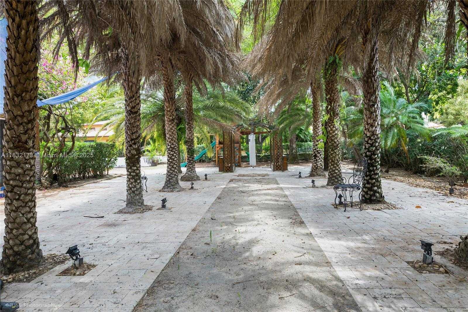 Small Image of 1624 GRANADA BLVD, Coral Gables Number 43