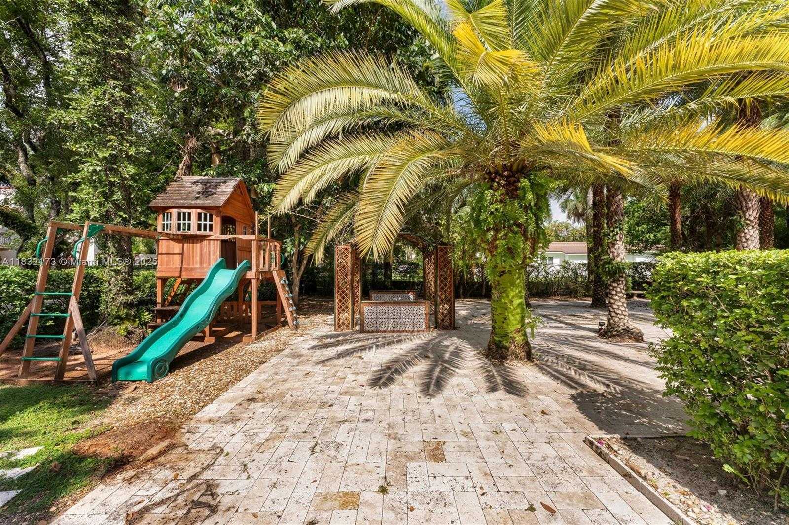 Small Image of 1624 GRANADA BLVD, Coral Gables Number 58