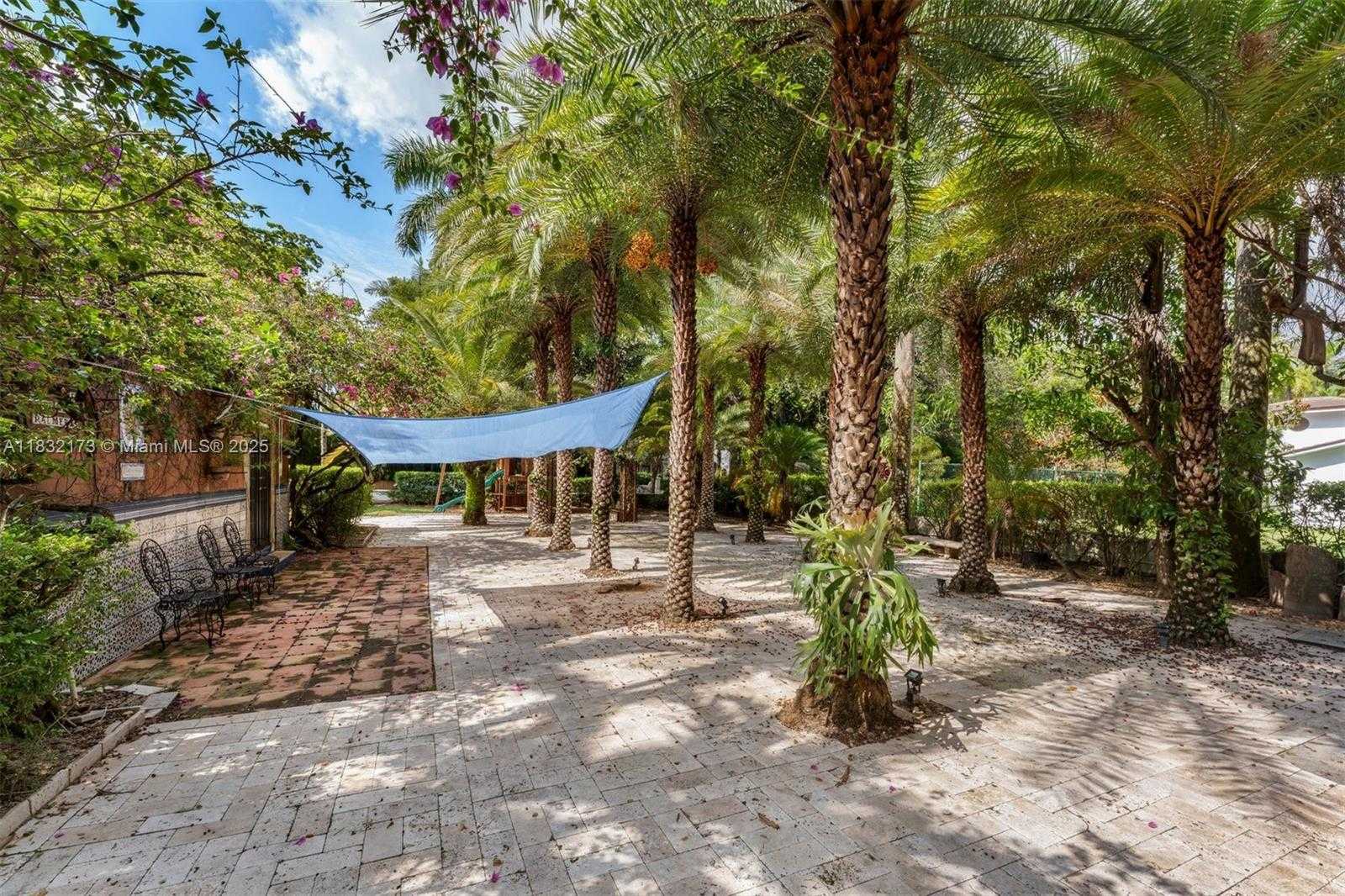 Small Image of 1624 GRANADA BLVD, Coral Gables Number 60