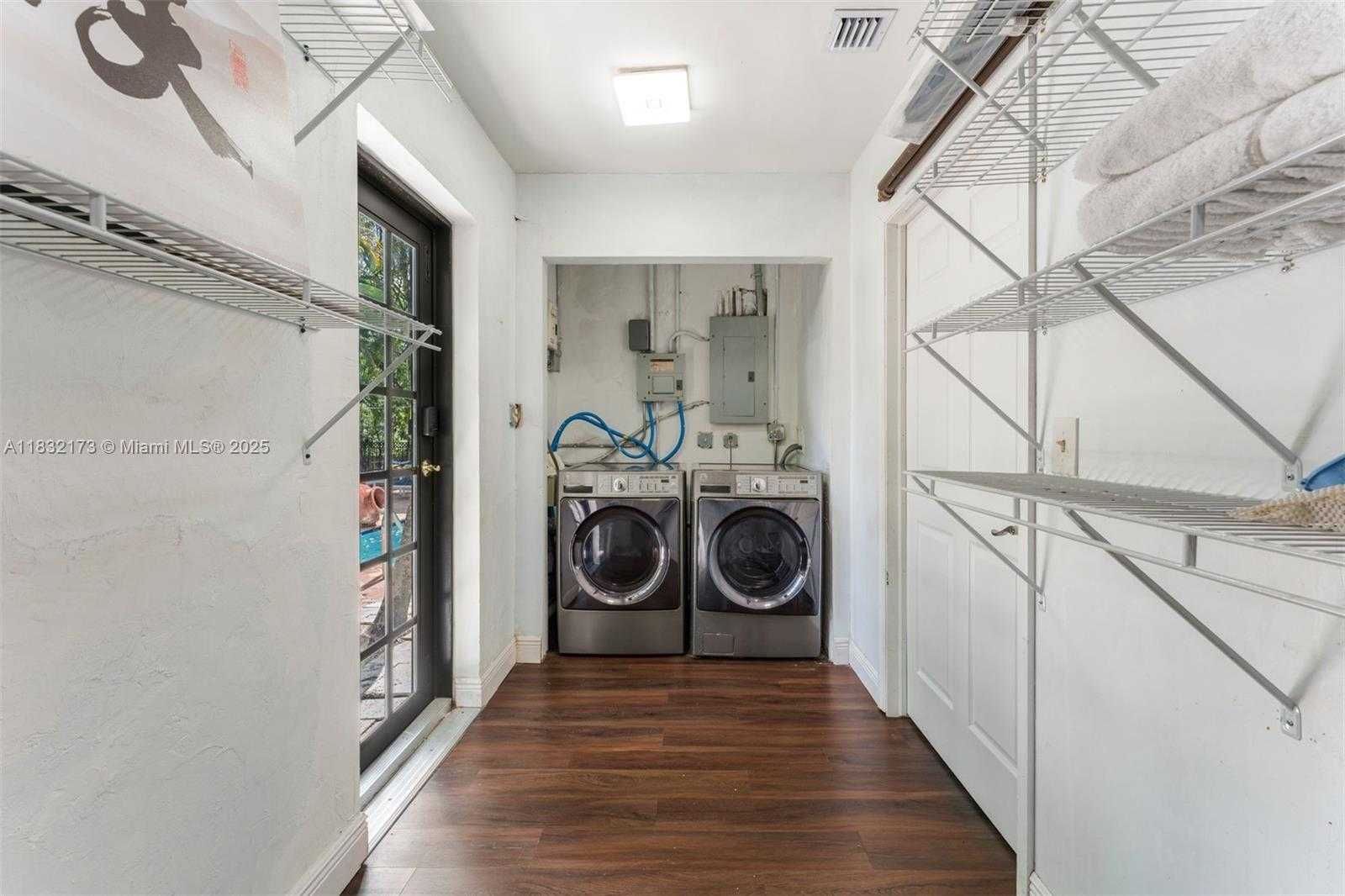 Small Image of 1624 GRANADA BLVD, Coral Gables Number 72