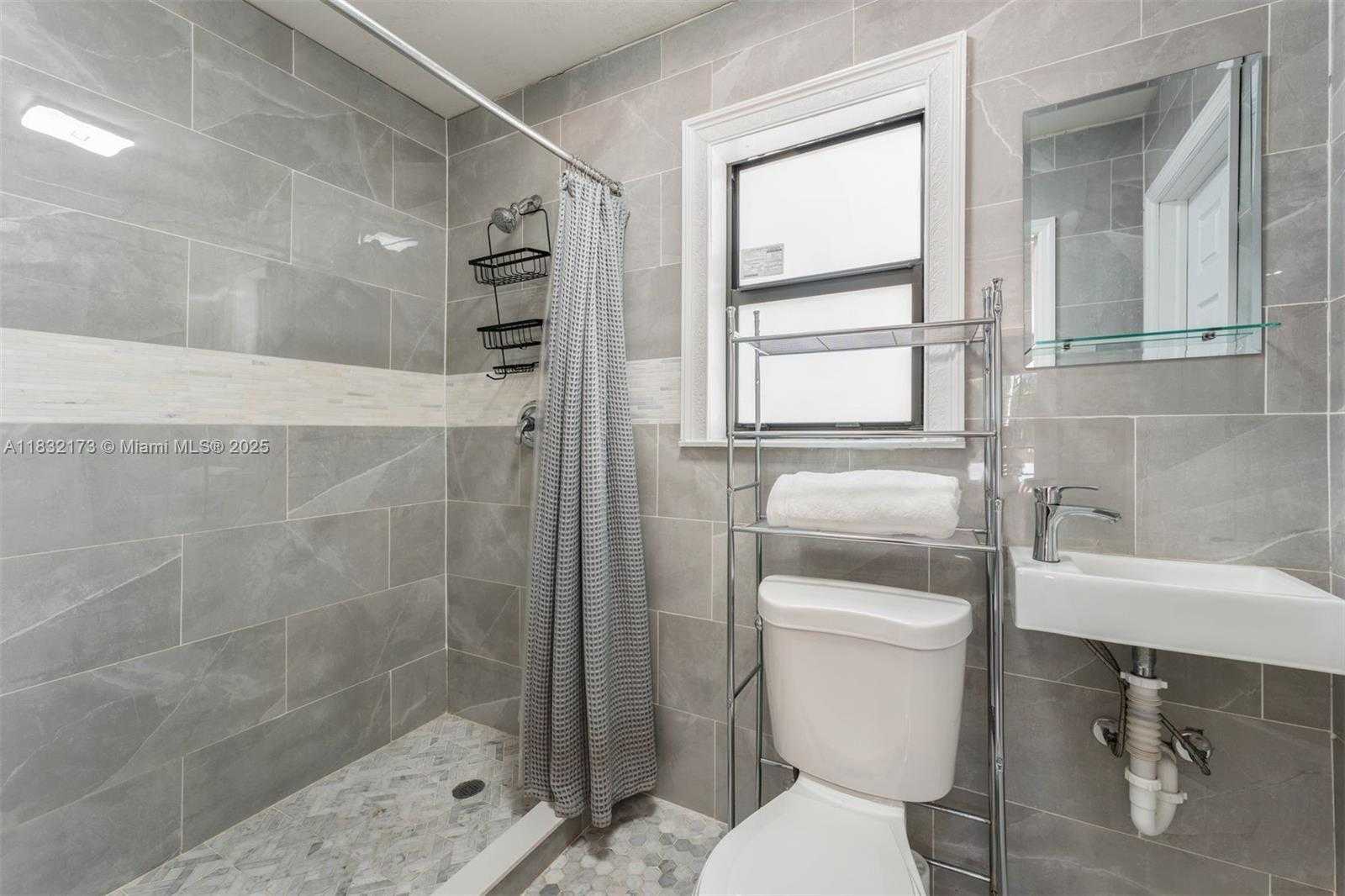 Small Image of 1624 GRANADA BLVD, Coral Gables Number 91