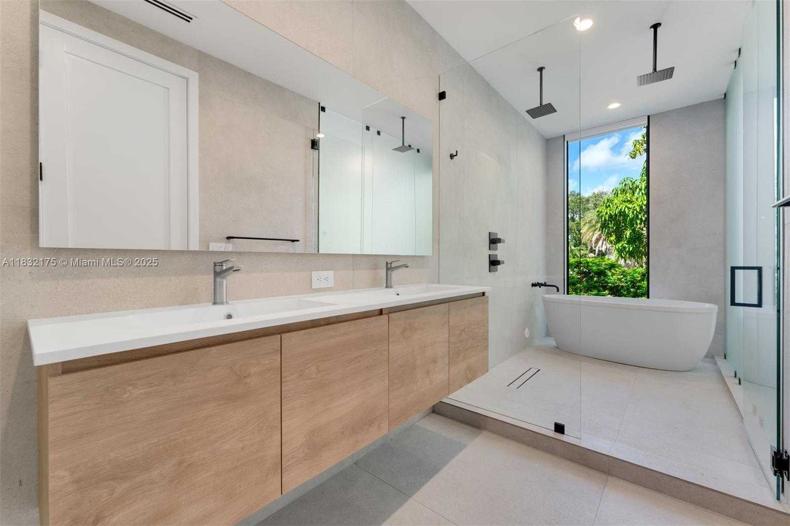 Small Image of 3270 GIFFORD LANE #3270, Miami Number 19
