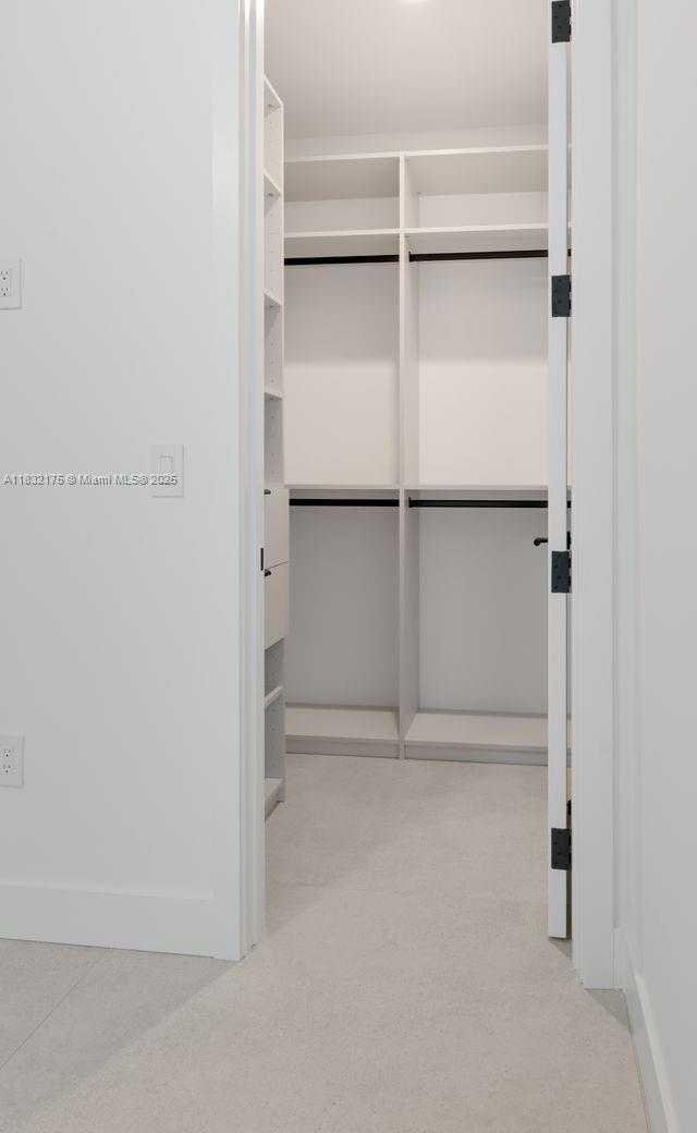 Small Image of 3270 GIFFORD LANE #3270, Miami Number 25