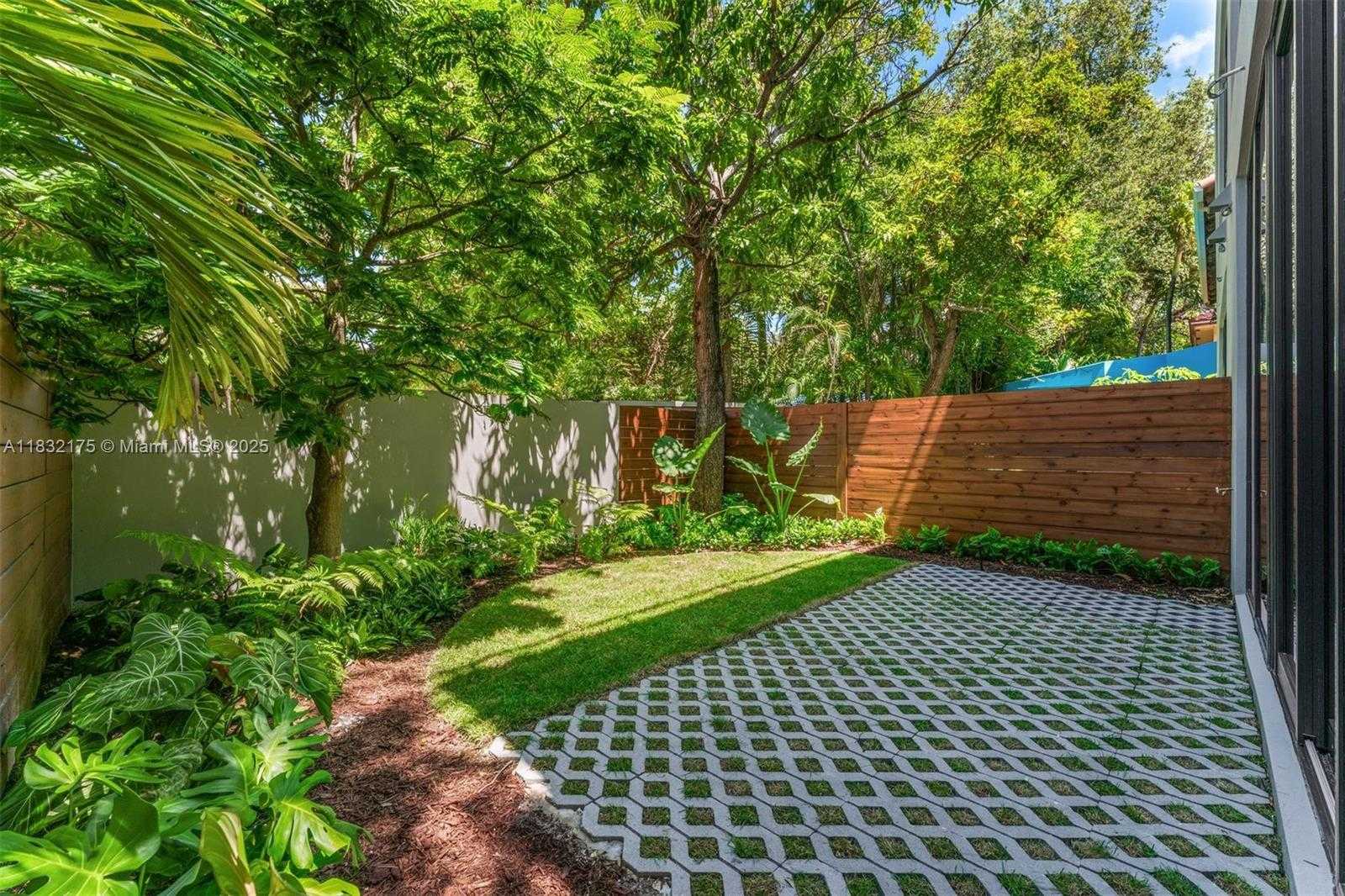 Small Image of 3270 GIFFORD LANE #3270, Miami Number 3