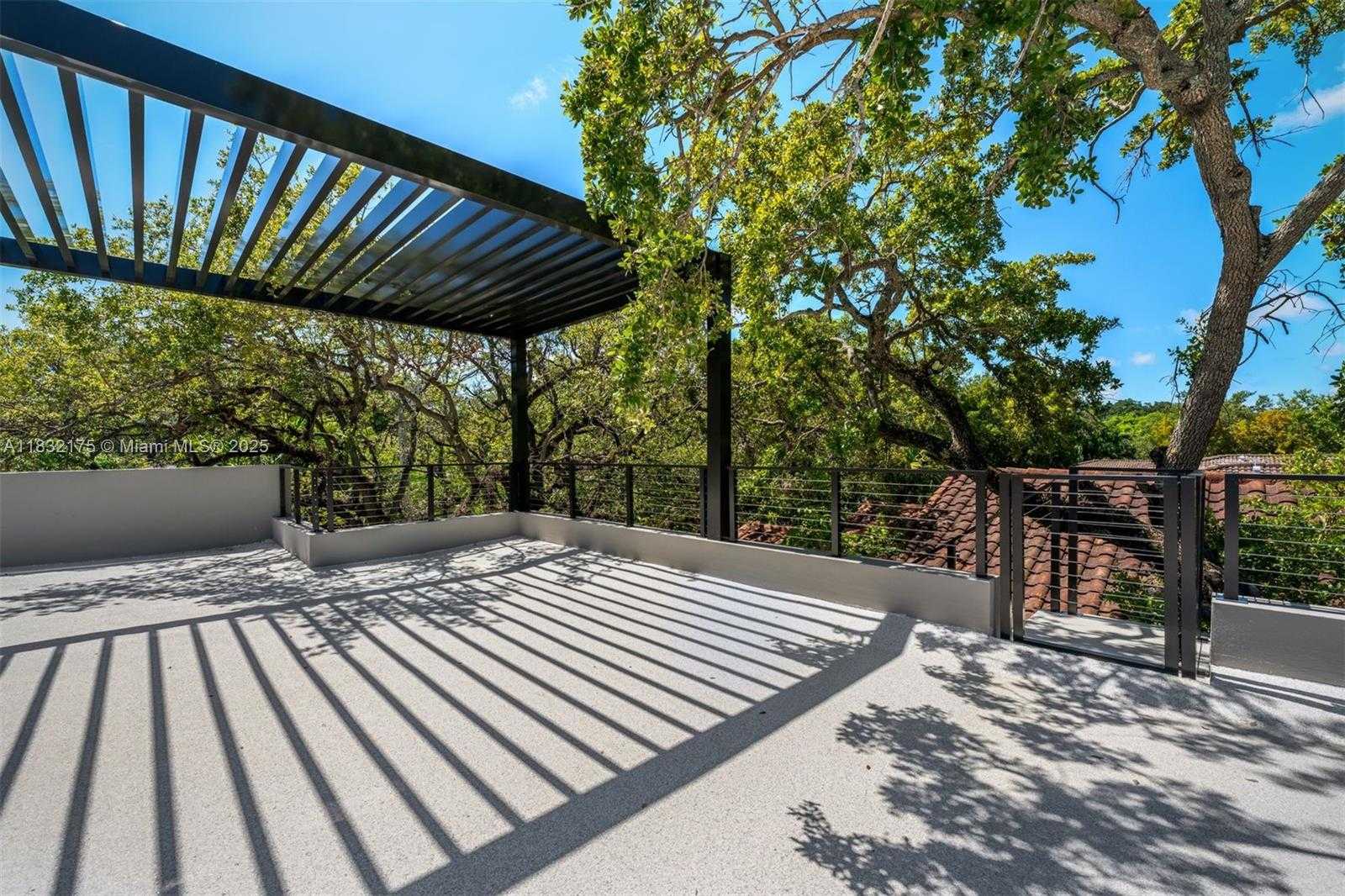 Small Image of 3270 GIFFORD LANE #3270, Miami Number 35
