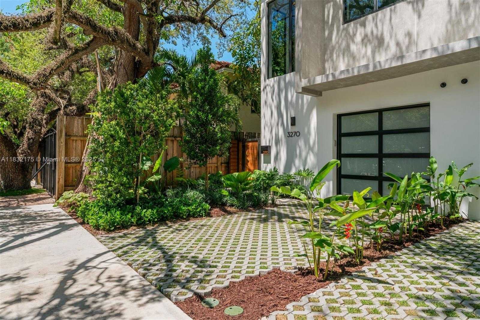 Small Image of 3270 GIFFORD LANE #3270, Miami Number 4