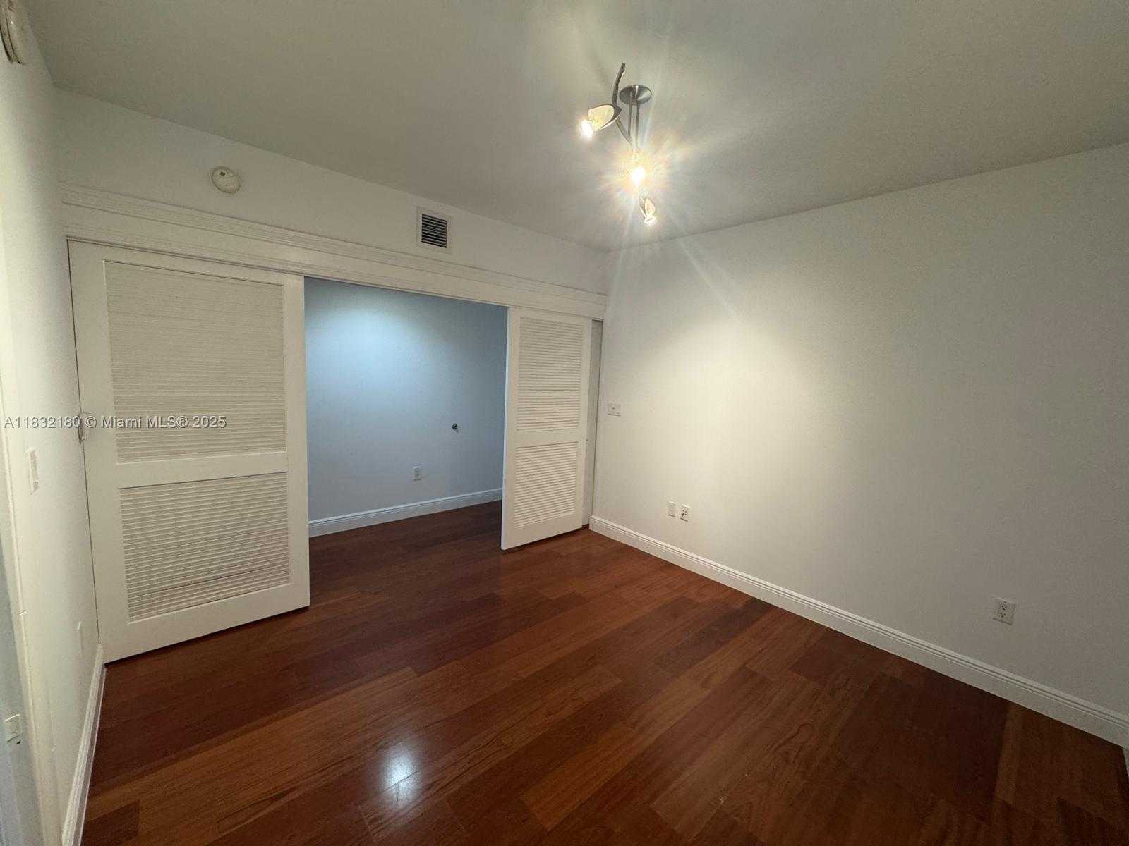 Small Image of 1830 SOUTH OCEAN DR #1409, Hallandale Beach Number 3