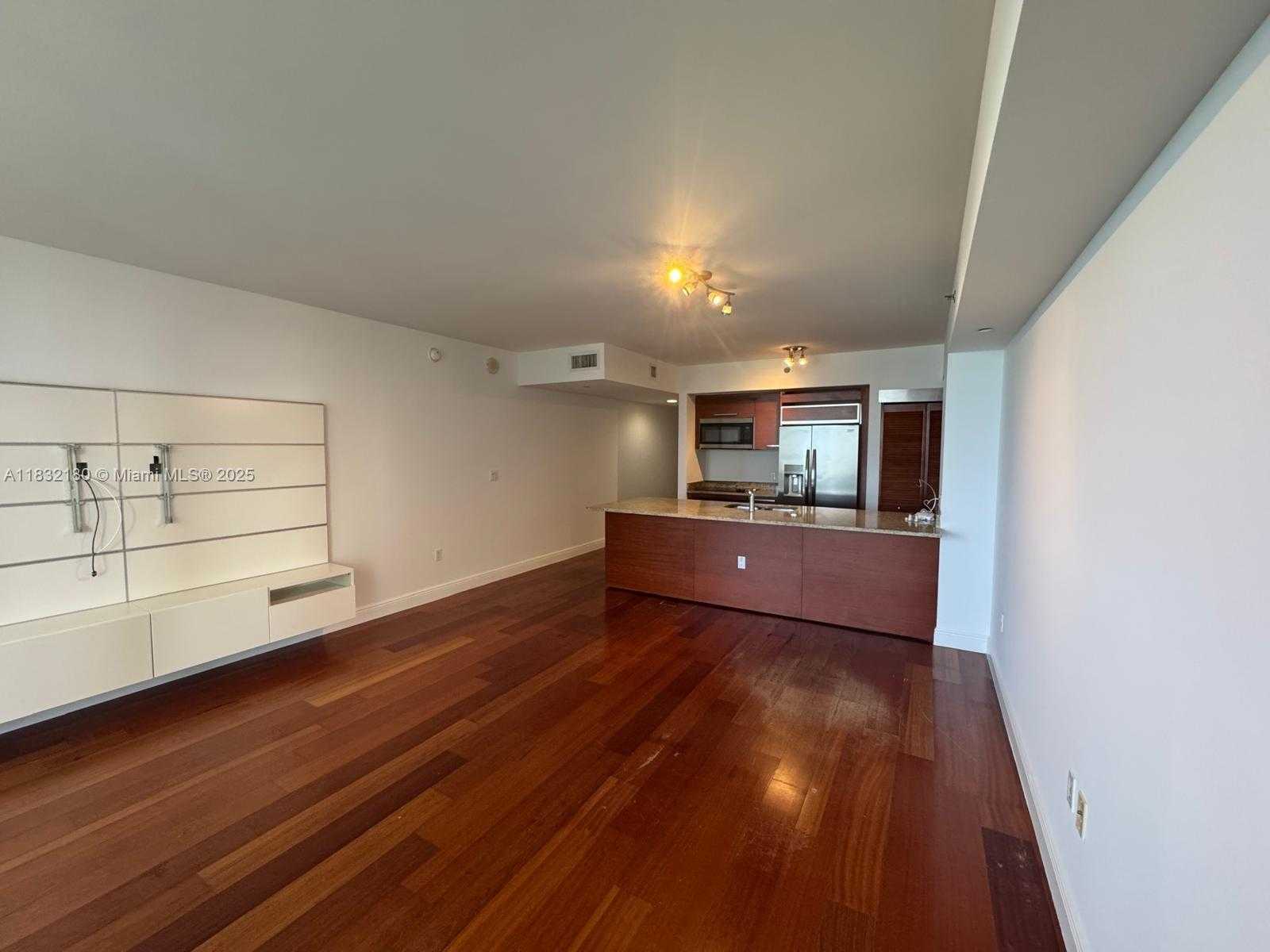 Small Image of 1830 SOUTH OCEAN DR #1409, Hallandale Beach Number 5