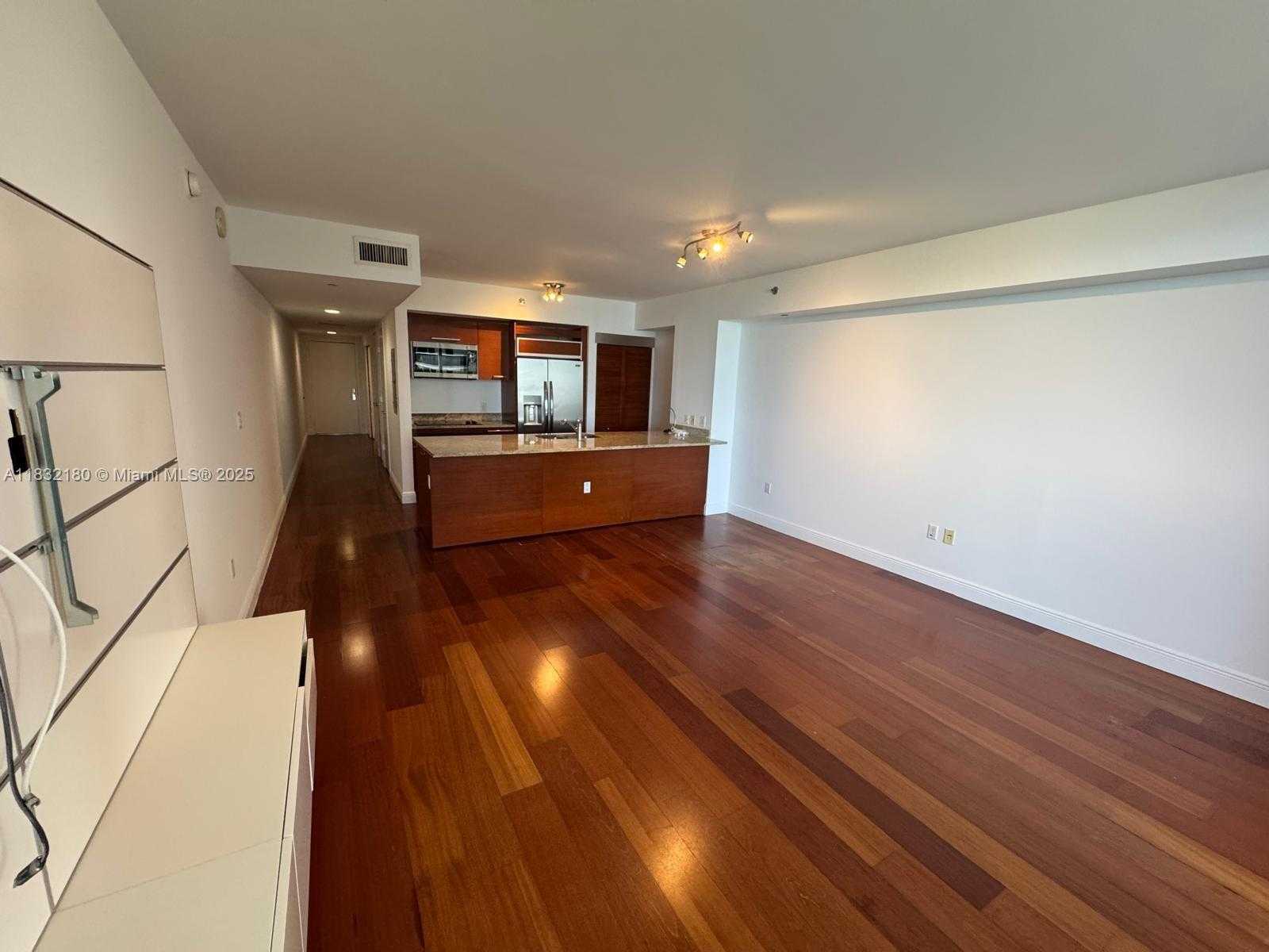 Small Image of 1830 SOUTH OCEAN DR #1409, Hallandale Beach Number 6