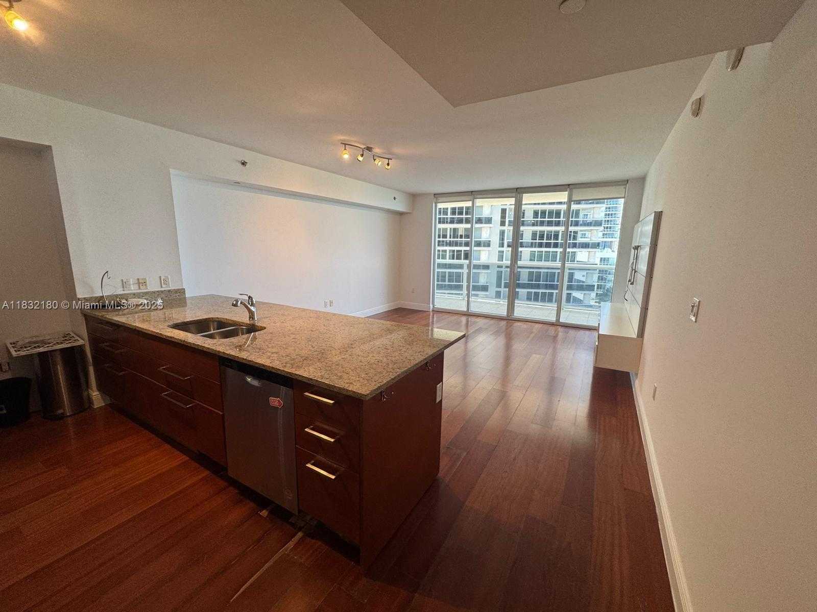 Small Image of 1830 SOUTH OCEAN DR #1409, Hallandale Beach Number 7