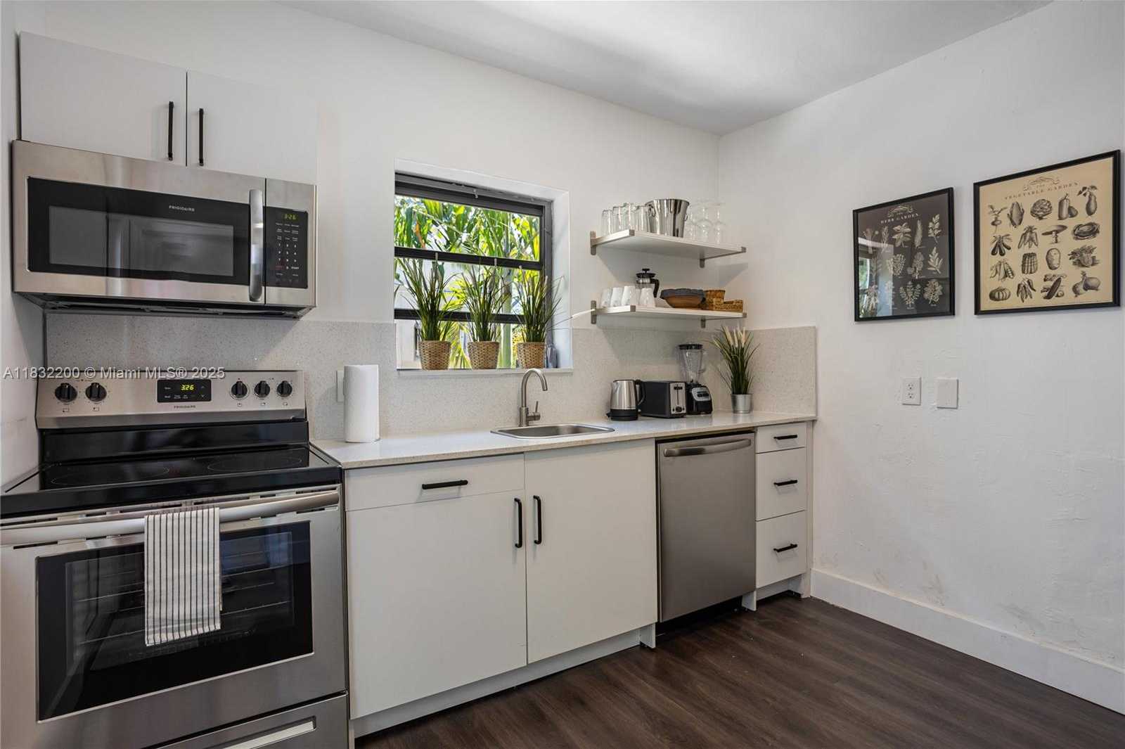 Small Image of 1150 8TH ST #3, Miami Beach Number 18