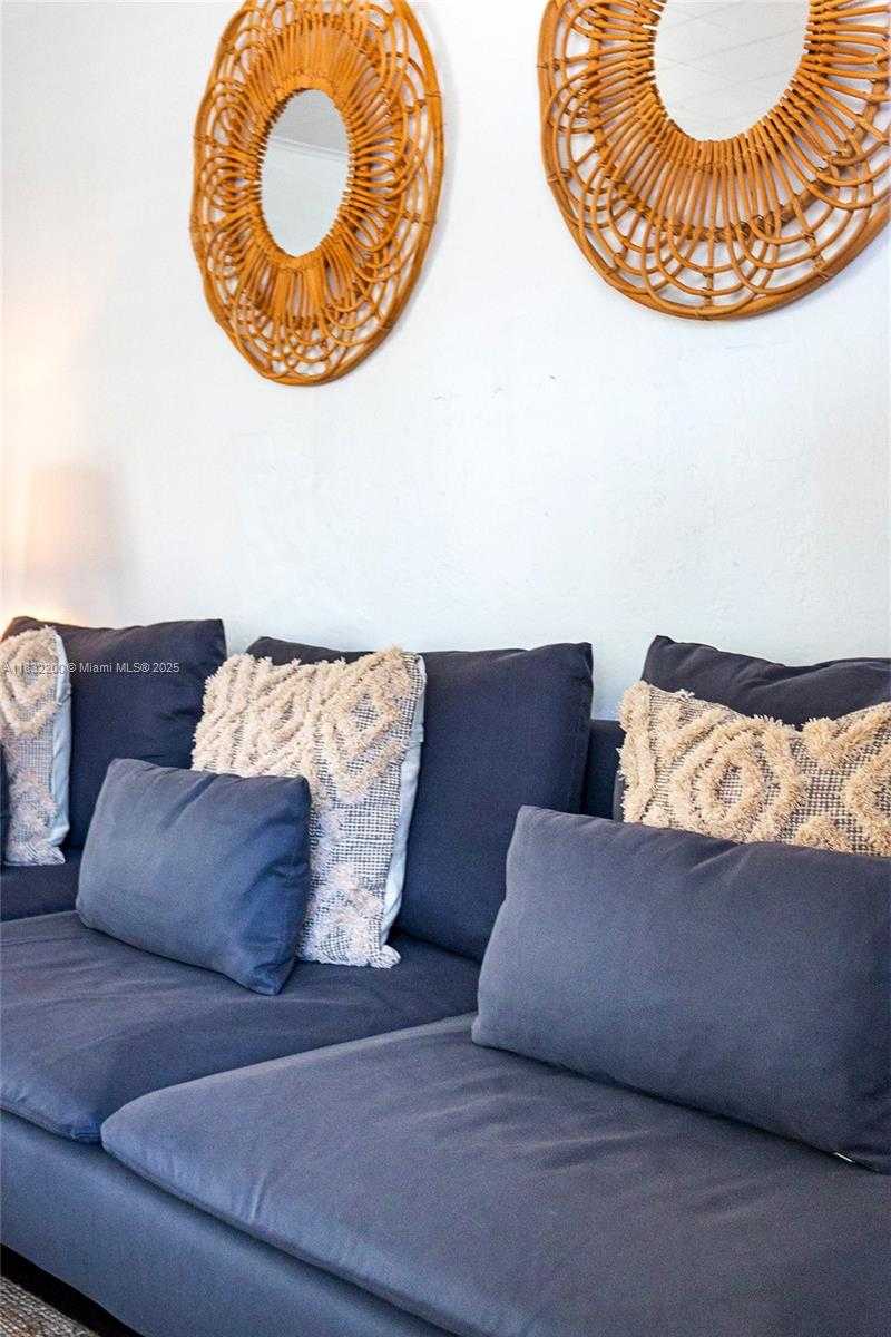 Small Image of 1150 8TH ST #3, Miami Beach Number 6