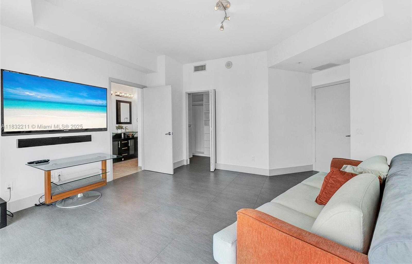 Small Image of 60 SOUTH WEST 13TH ST #3400, Miami Number 16