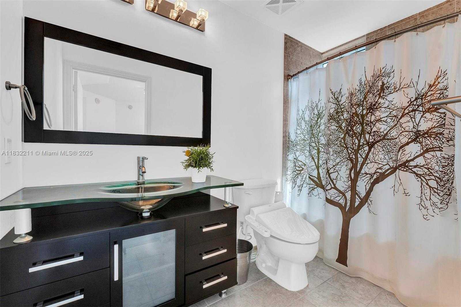 Small Image of 60 SOUTH WEST 13TH ST #3400, Miami Number 23