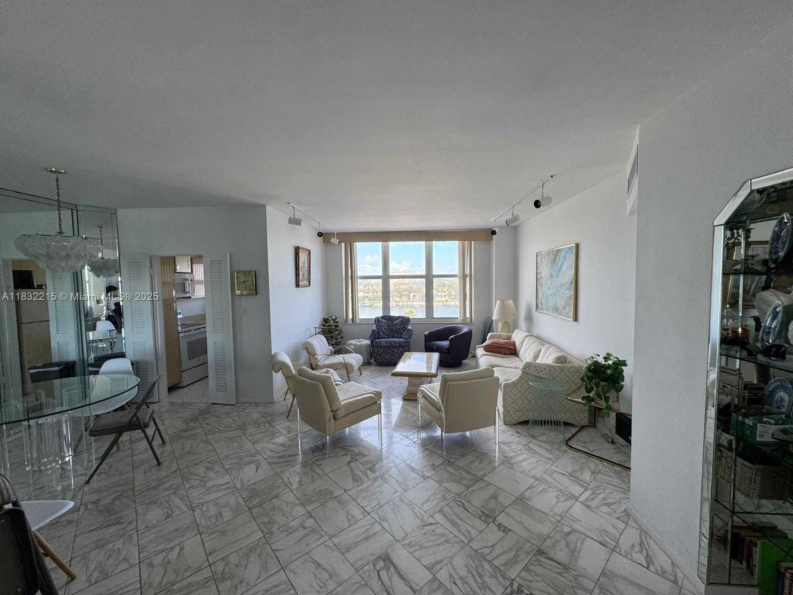 Small Image of 4747 COLLINS AVE #502, Miami Beach Number 24