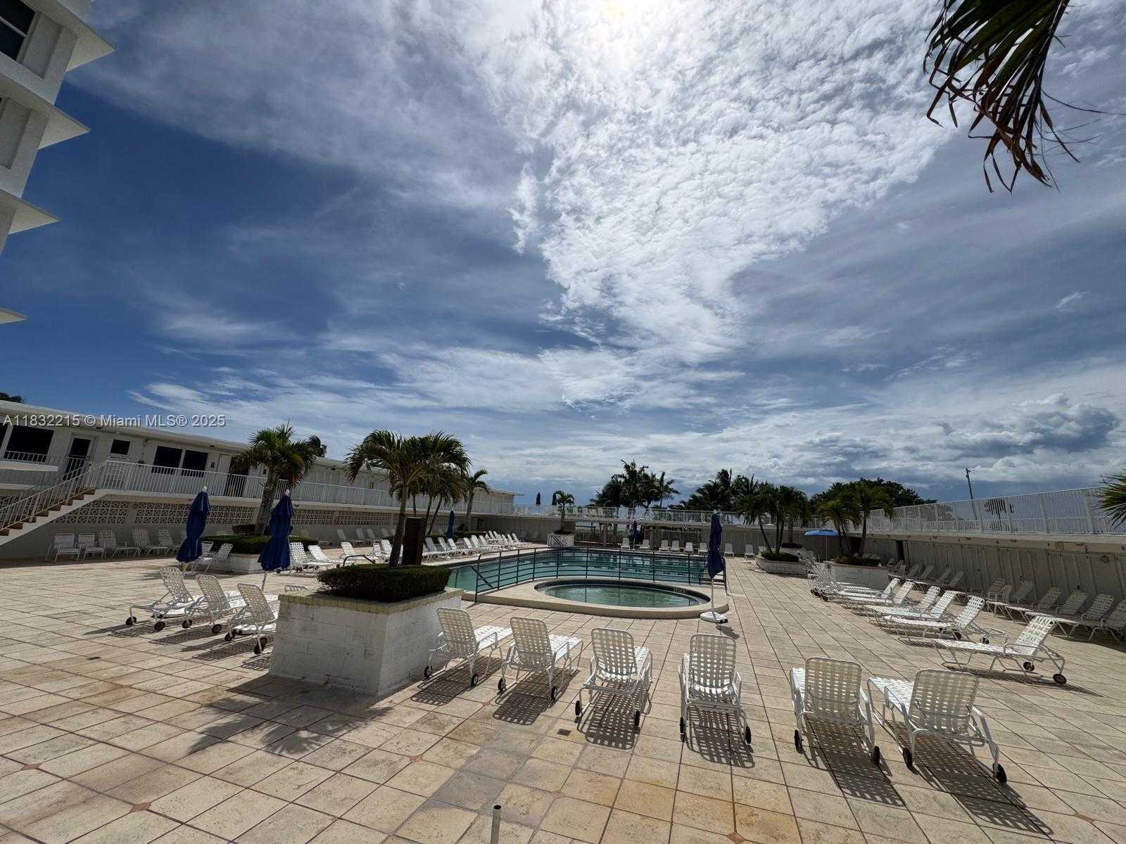 Small Image of 4747 COLLINS AVE #502, Miami Beach Number 5