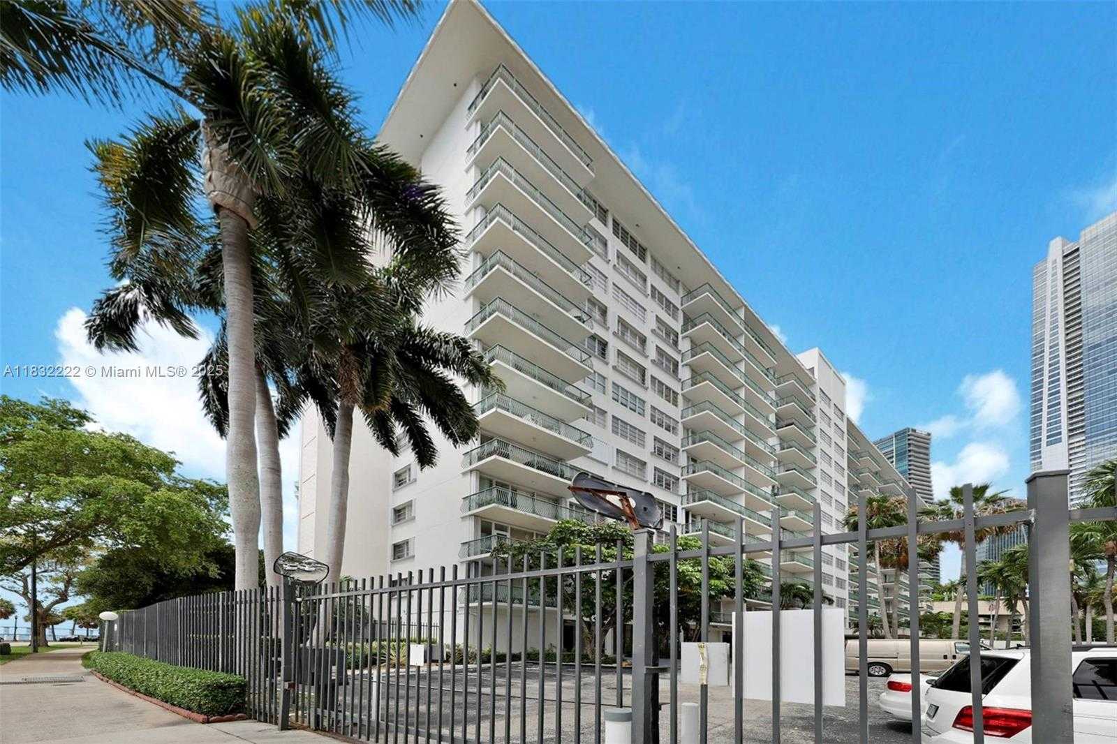 Small Image of 1408 BRICKELL BAY DR #1114, Miami Number 4