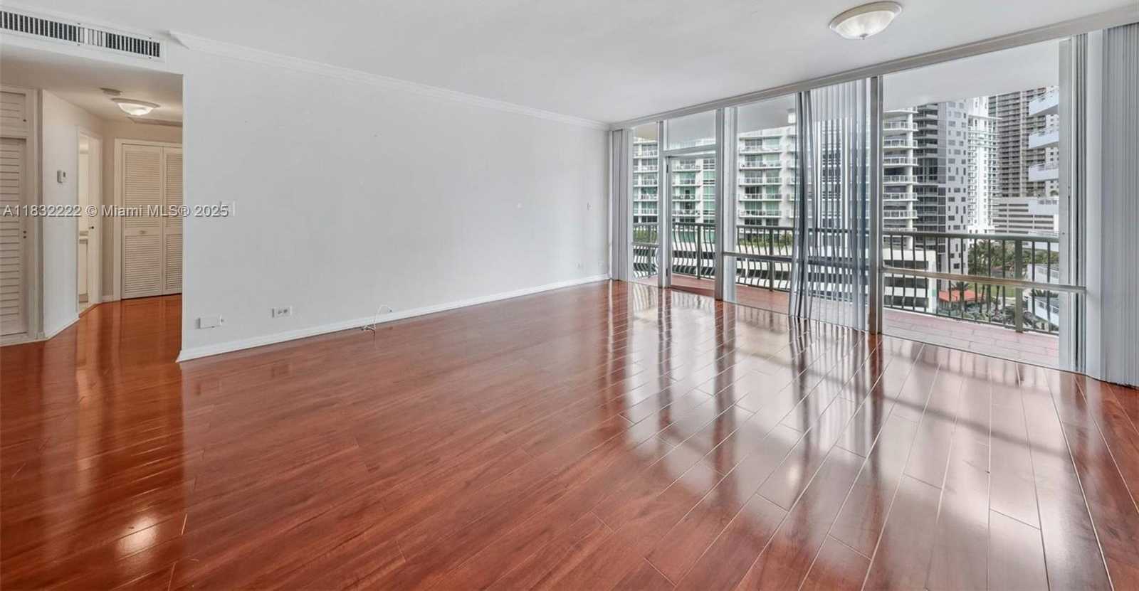 Small Image of 1408 BRICKELL BAY DR #1114, Miami Number 6