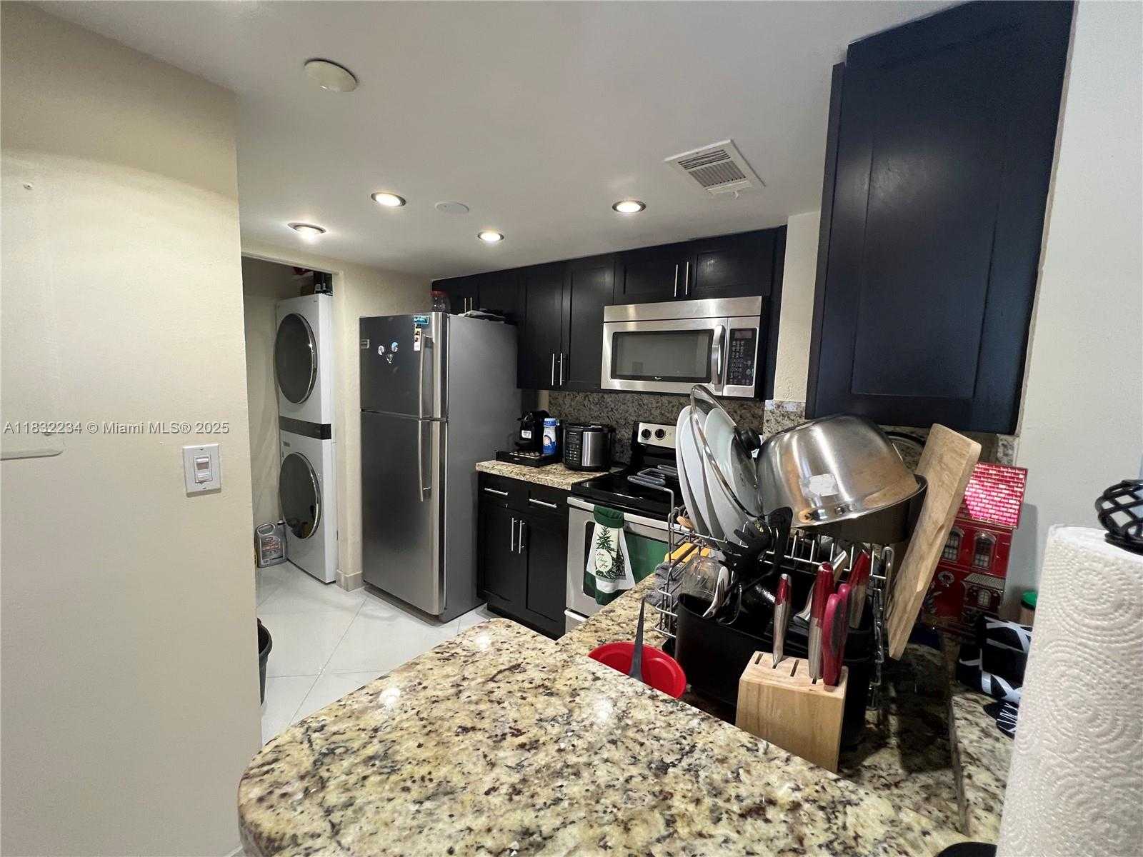 Small Image of 770 CLAUGHTON ISLAND DR #1812, Miami Number 10
