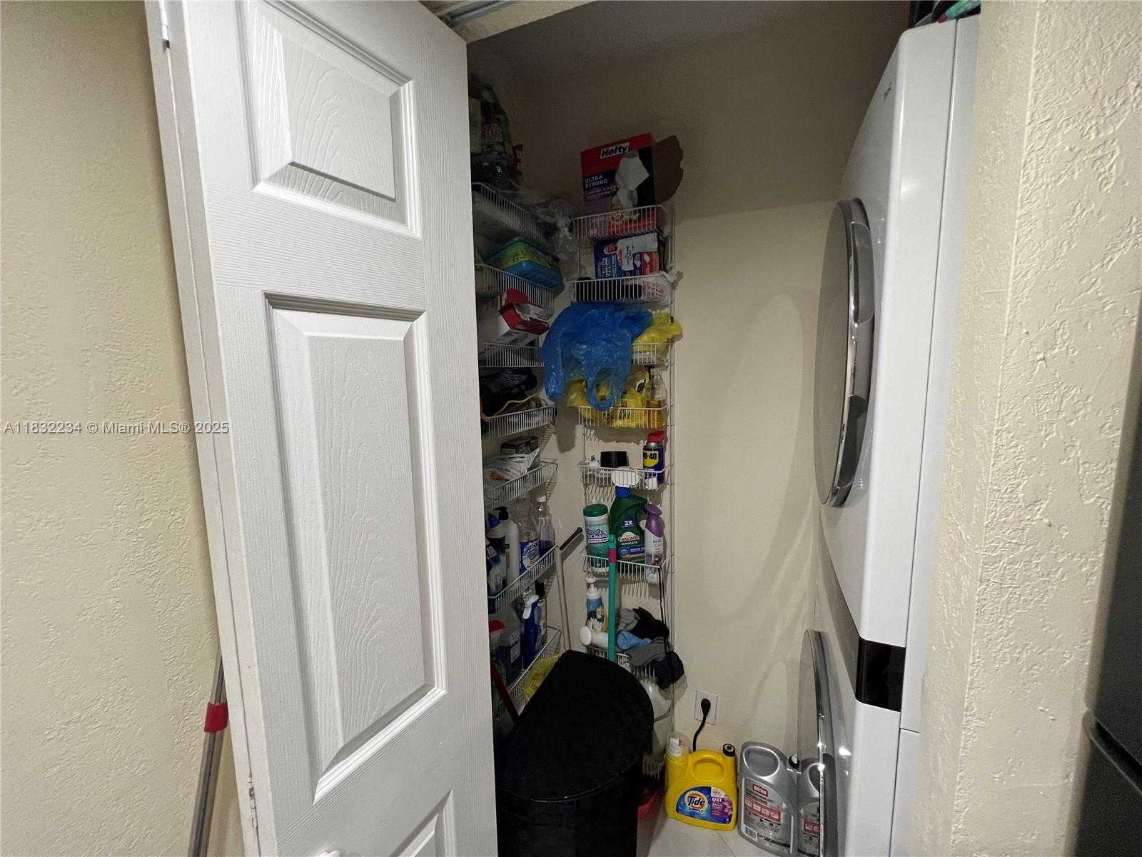 Small Image of 770 CLAUGHTON ISLAND DR #1812, Miami Number 14