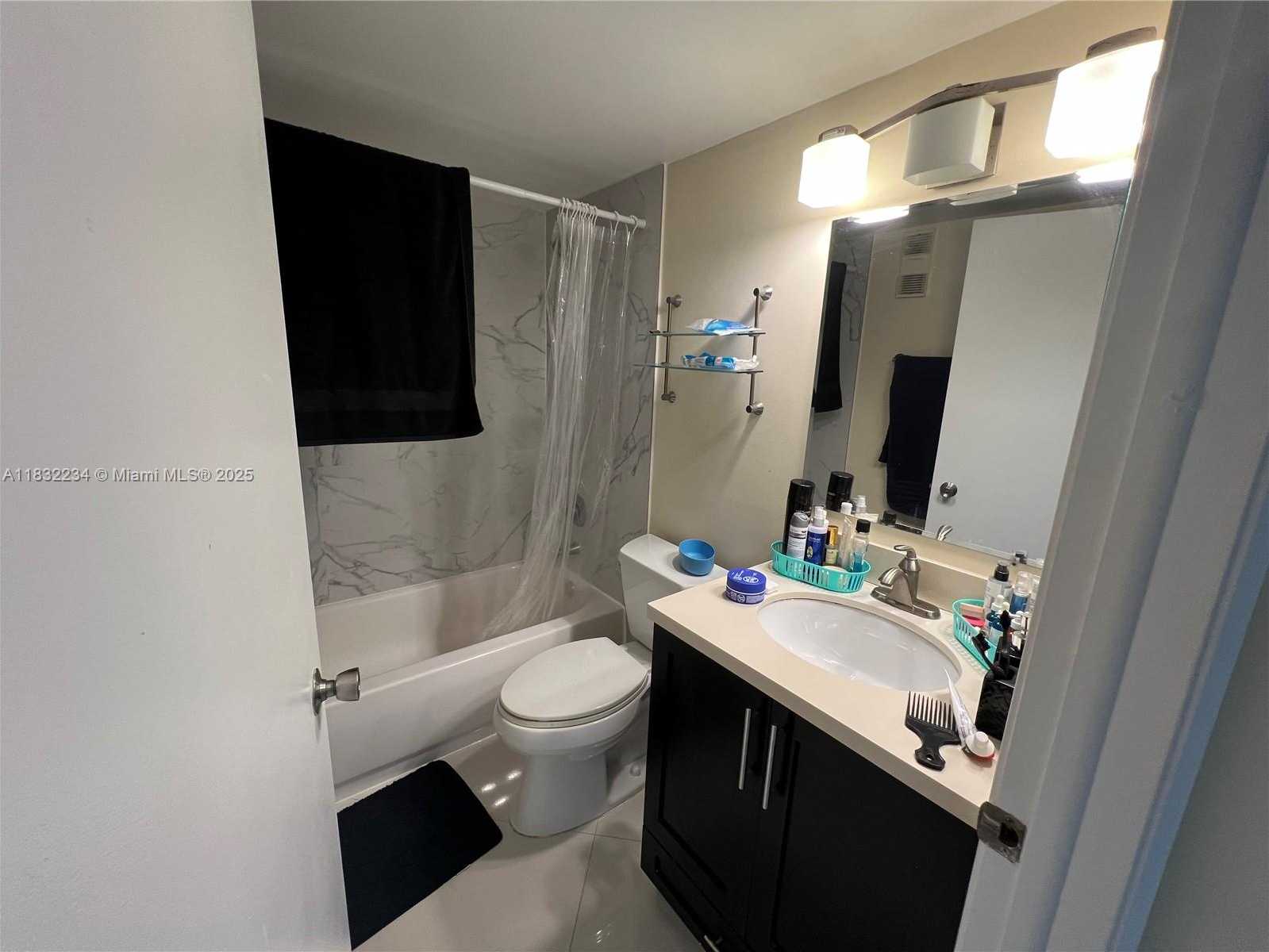 Small Image of 770 CLAUGHTON ISLAND DR #1812, Miami Number 15